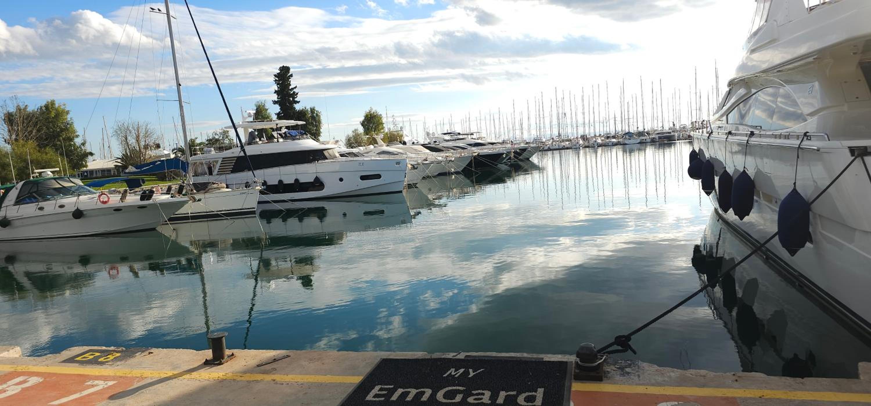 Luxurious Palace Marina Alimos