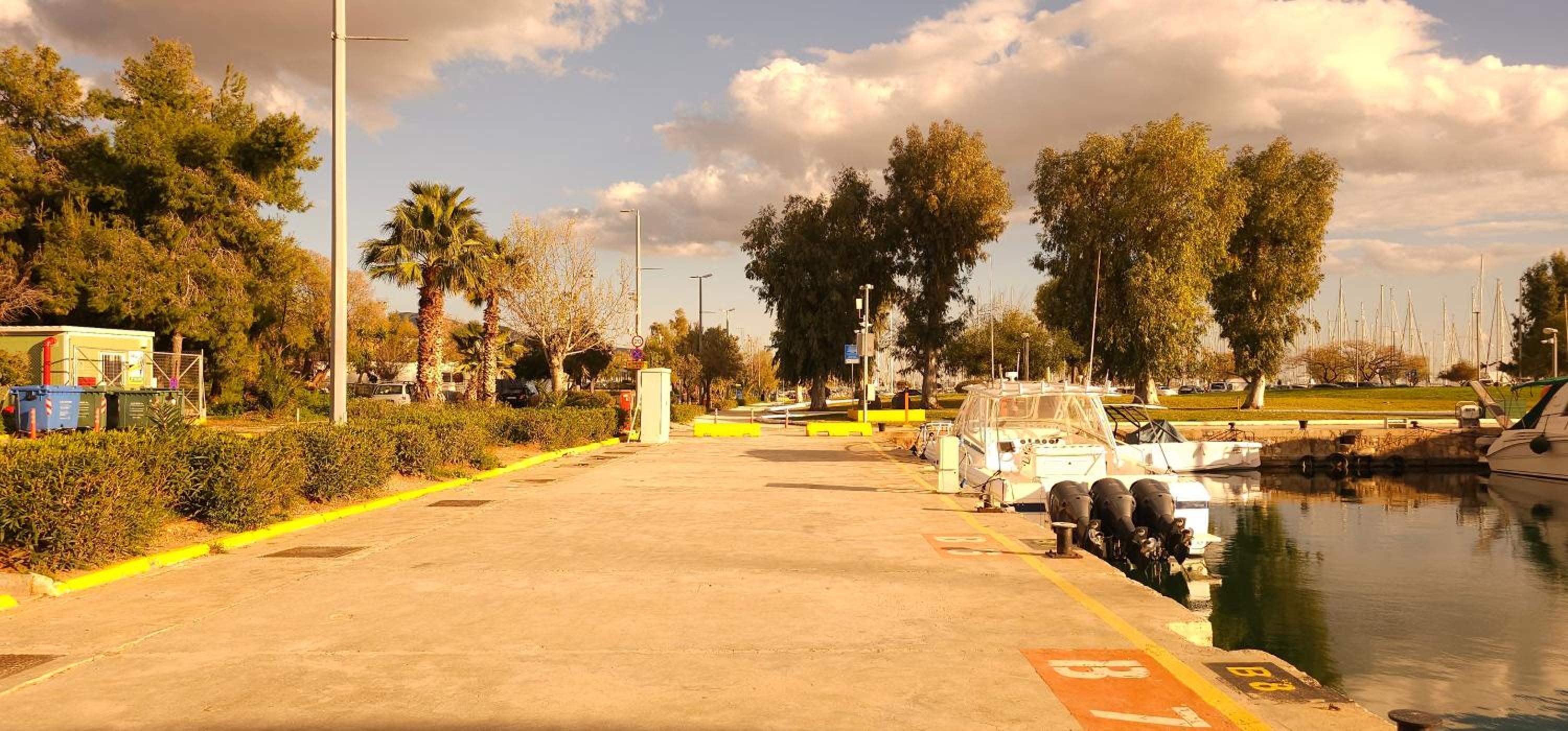 Luxurious Palace Marina Alimos