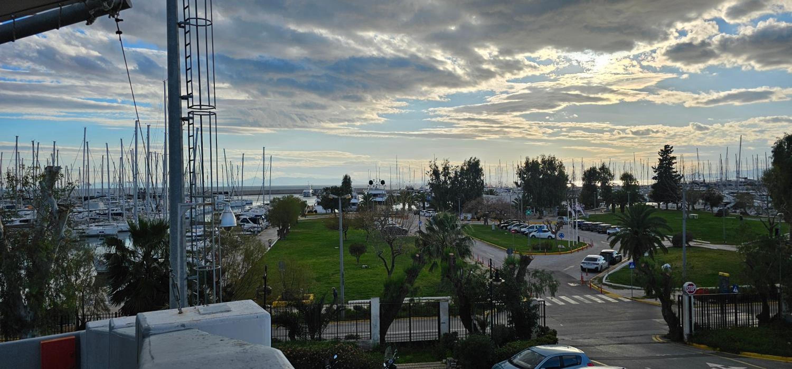 Luxurious Palace Marina Alimos