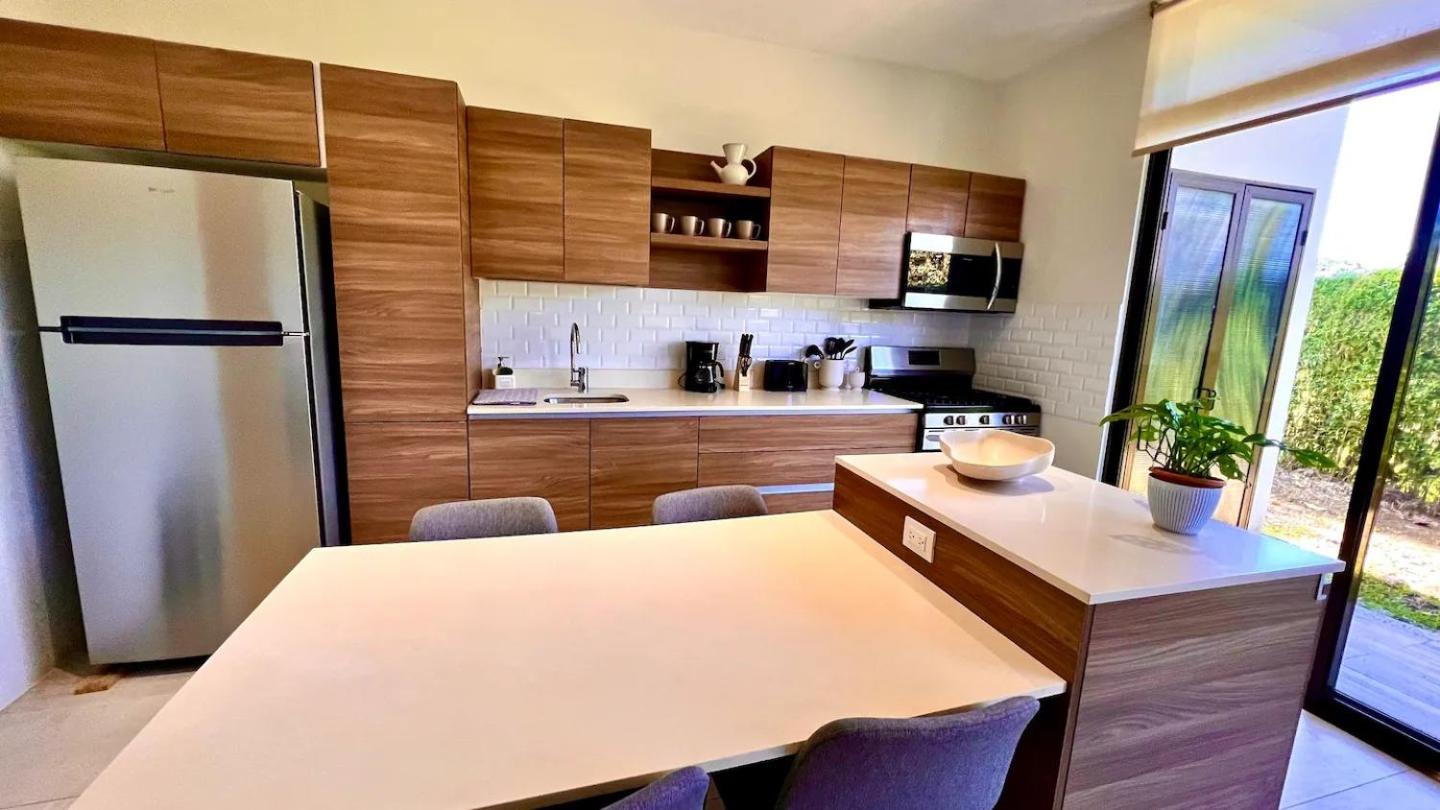 Exclusive fully equipped Condo with great pool