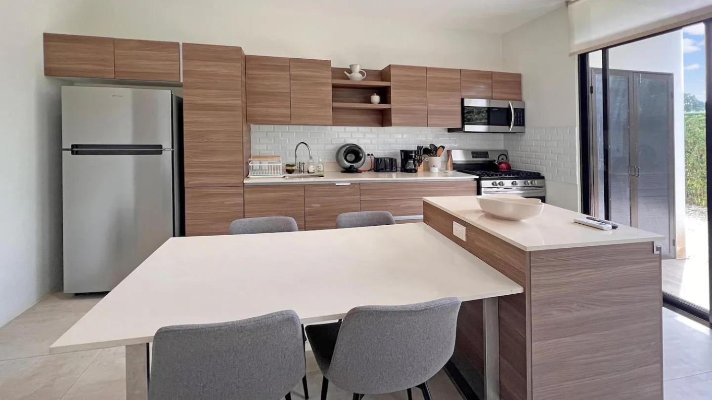 Exclusive fully equipped Condo with great pool
