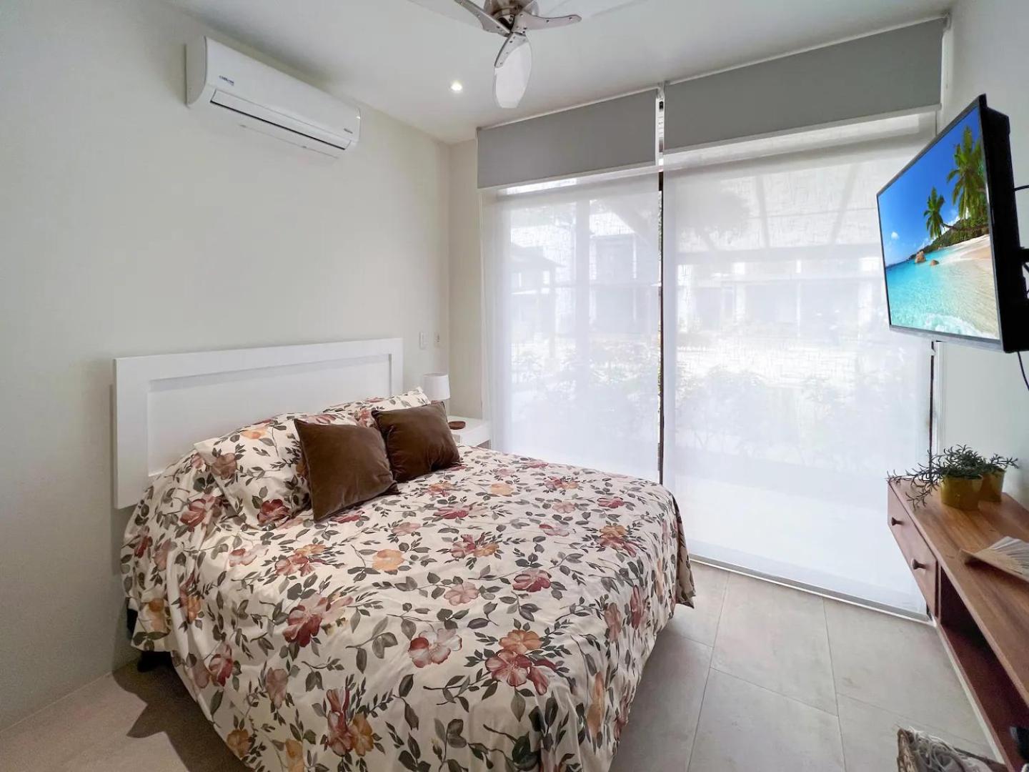 Exclusive fully equipped Condo with great pool