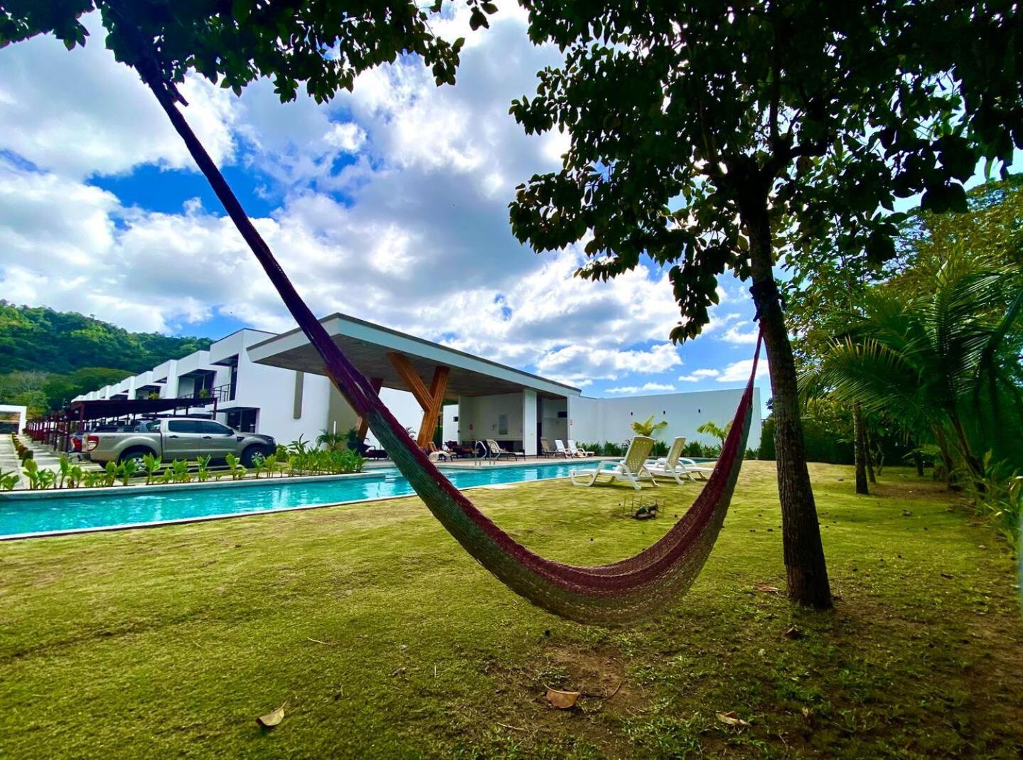 Exclusive fully equipped Condo with great pool