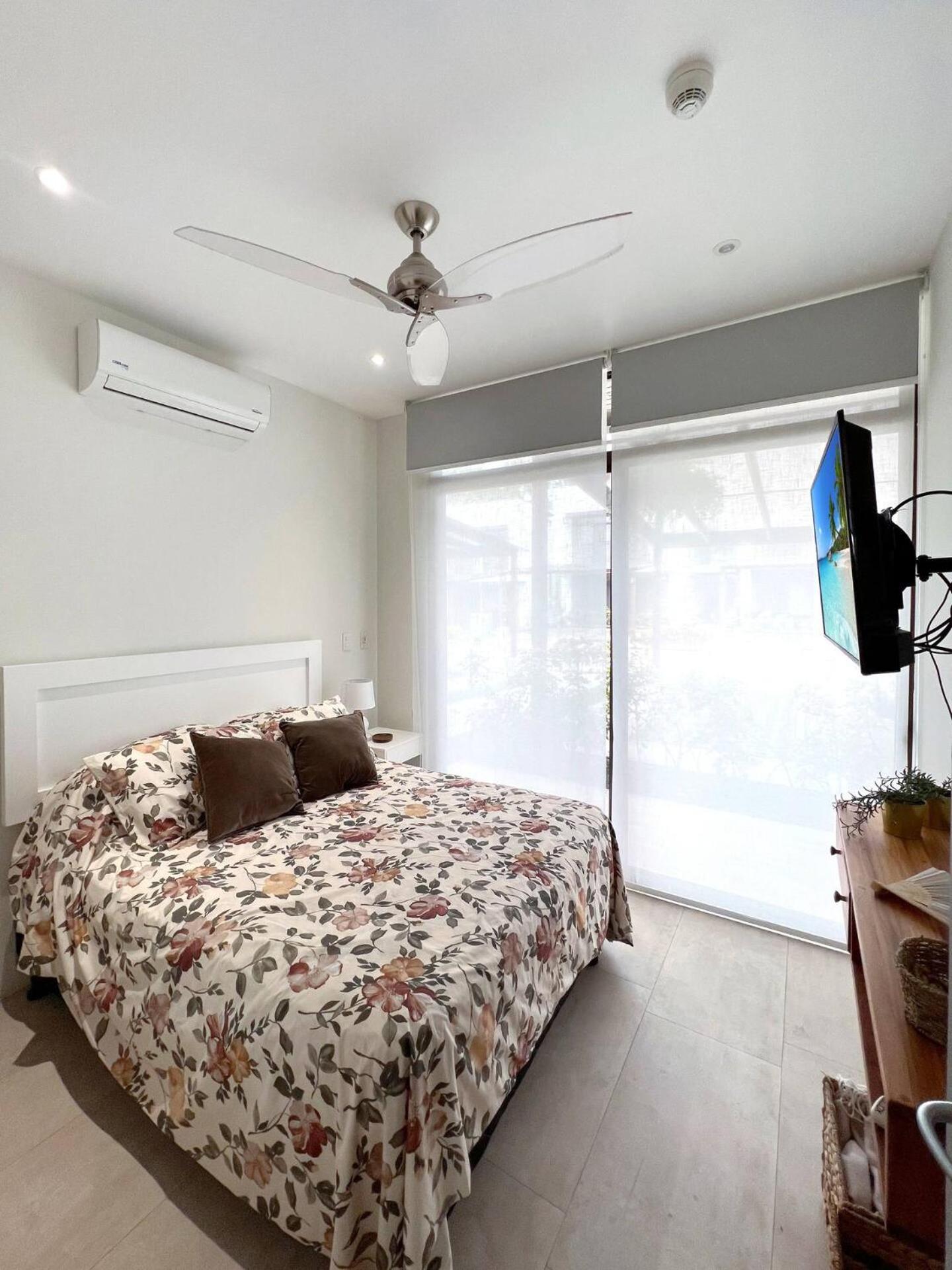 Exclusive fully equipped Condo with great pool