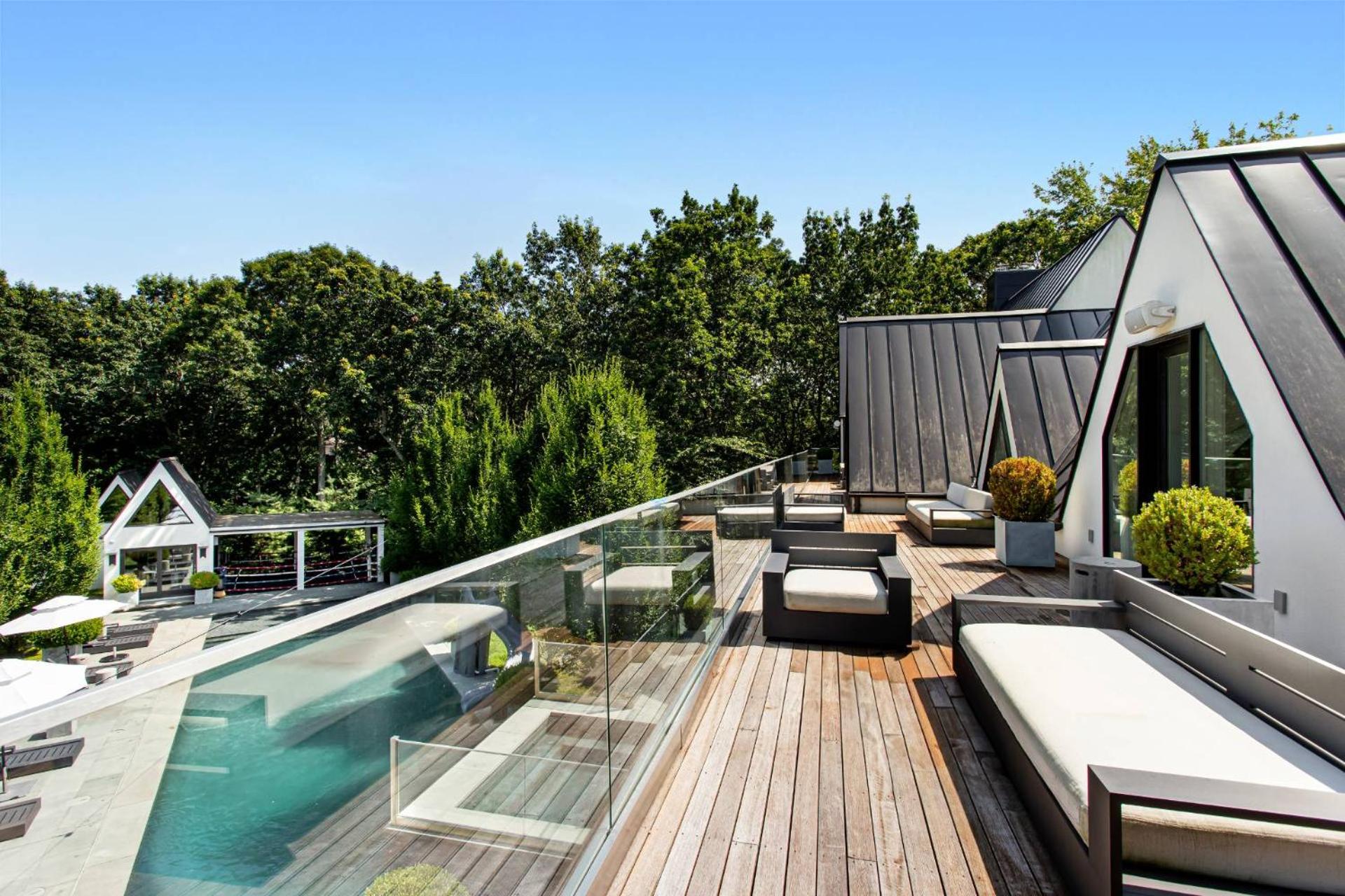 Hamptons Mansion at the beach view 3