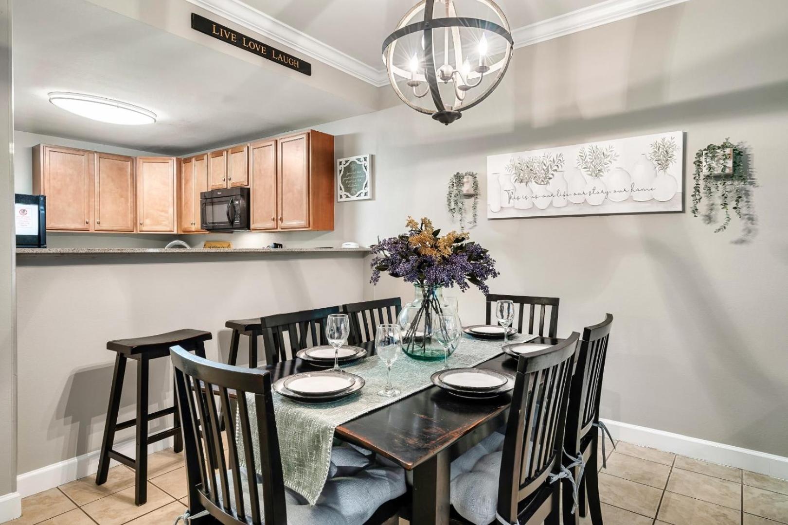 Luxury Condo, Sleeps 6, 3.2 Miles to Dollywood view 5