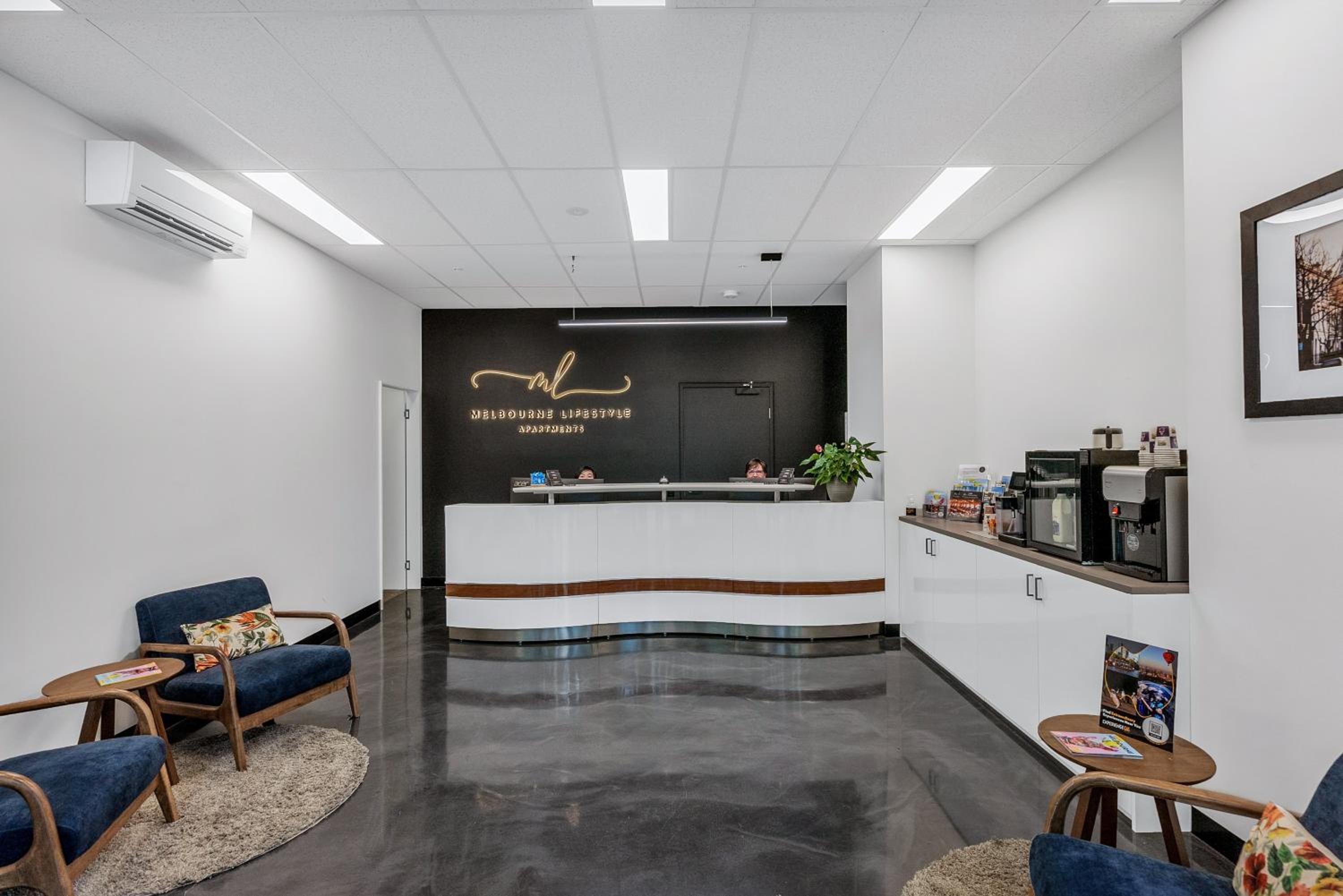 Melbourne Lifestyle Apartments - Best Views on Collins - Image 3