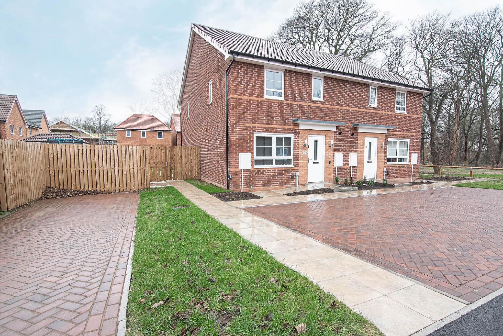 Solid Mirror Modern Riverside Home, Doncaster