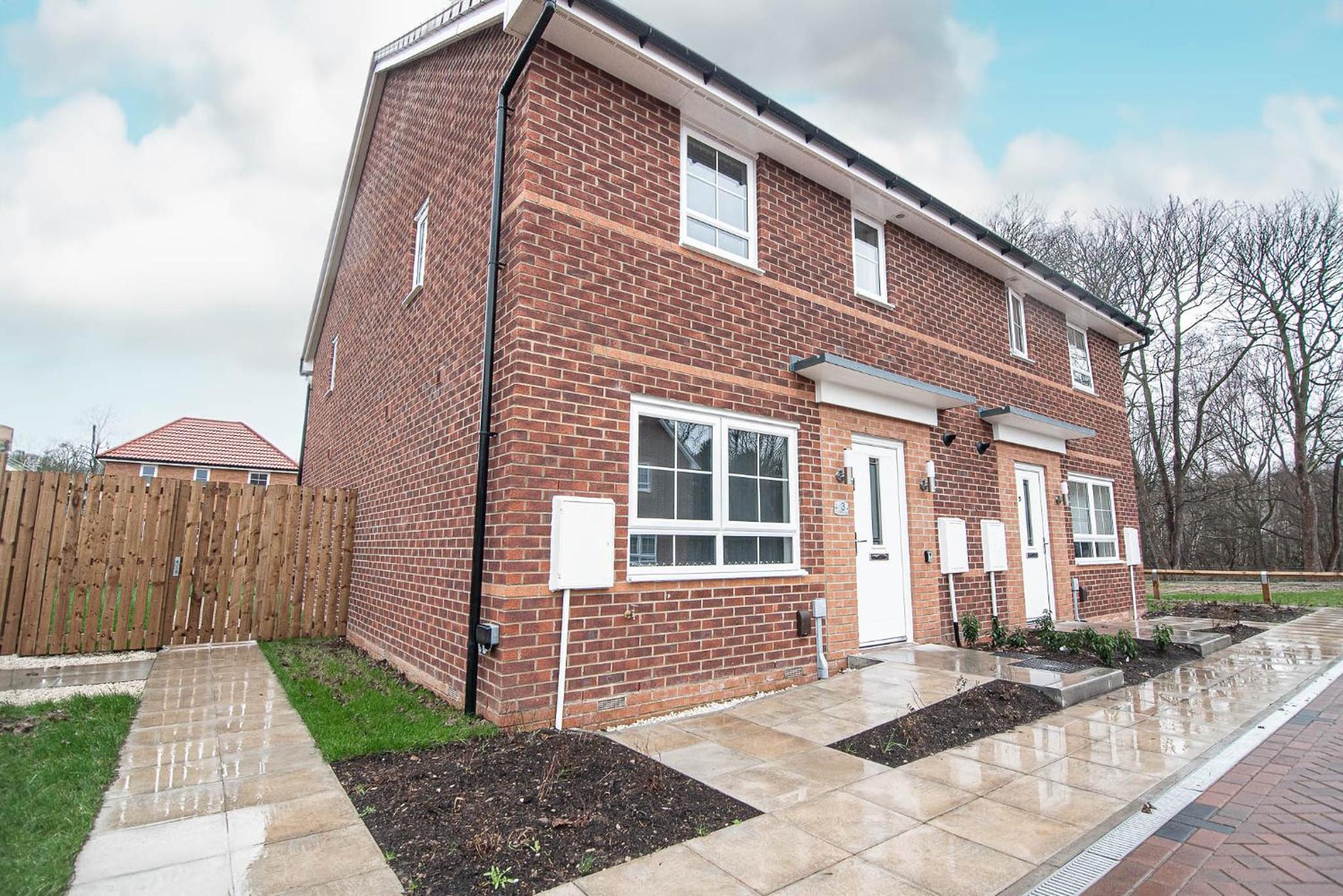 Solid Mirror Modern Riverside Home, Doncaster