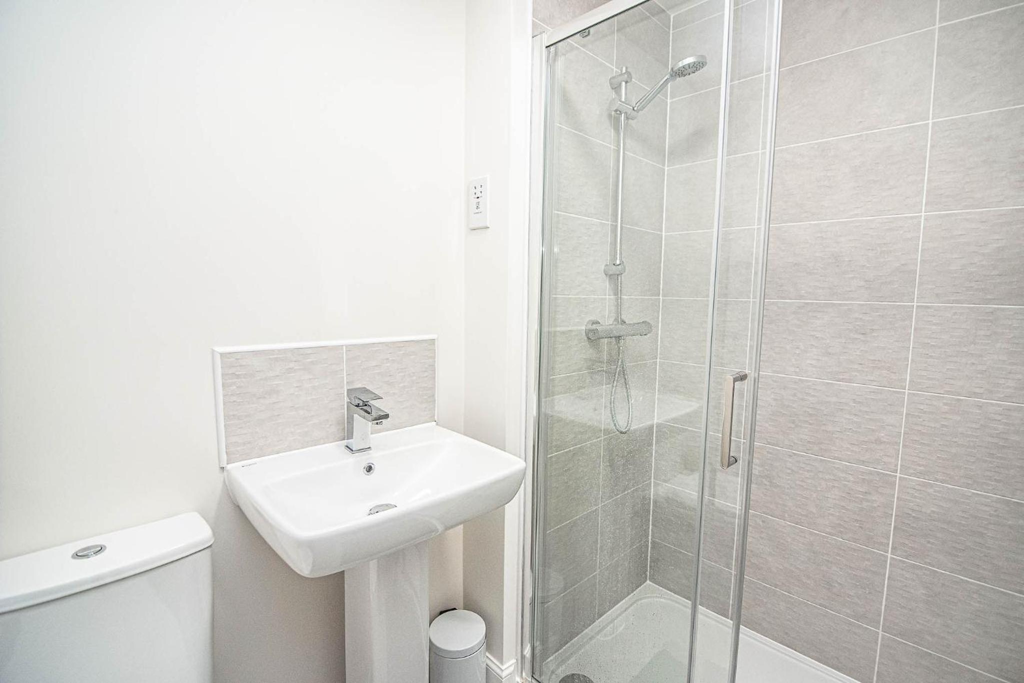 Solid Mirror Modern Riverside Home, Doncaster
