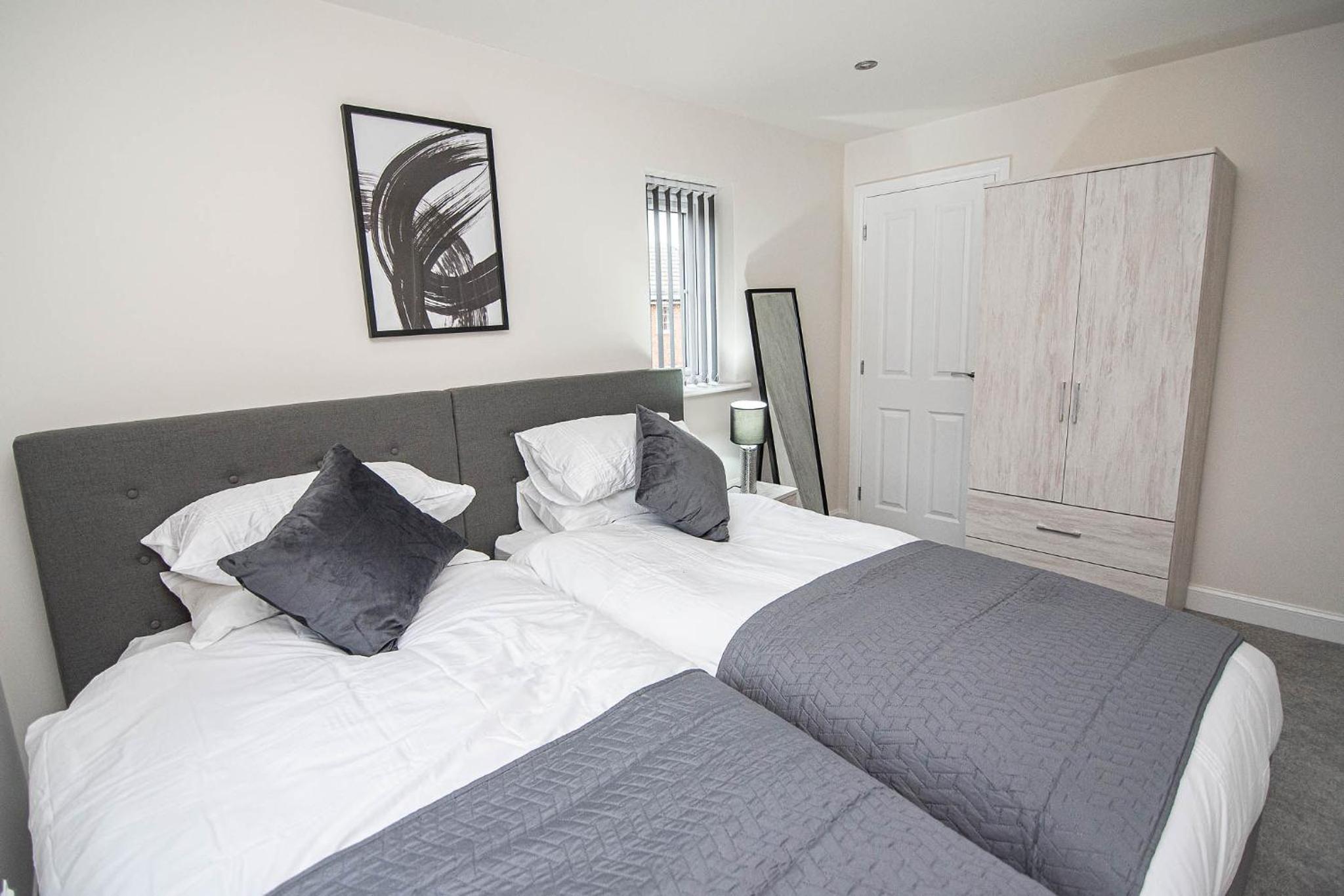 Solid Mirror Modern Riverside Home, Doncaster