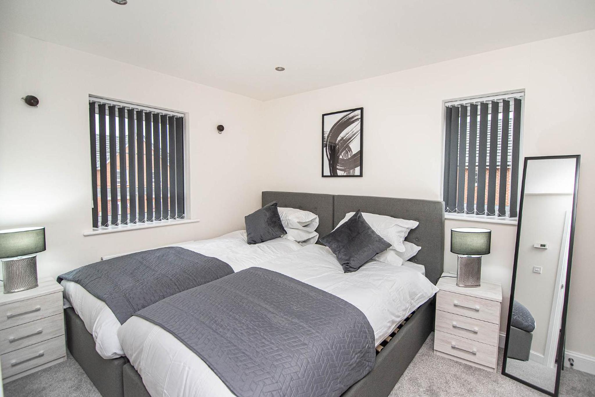 Solid Mirror Modern Riverside Home, Doncaster, photo 31