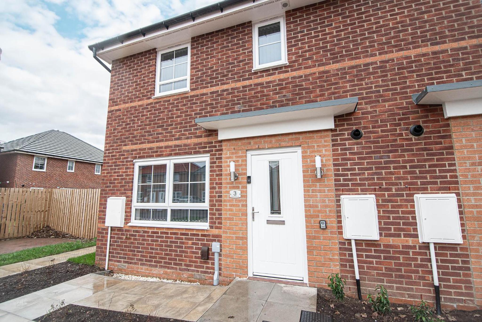 Solid Mirror Modern Riverside Home, Doncaster