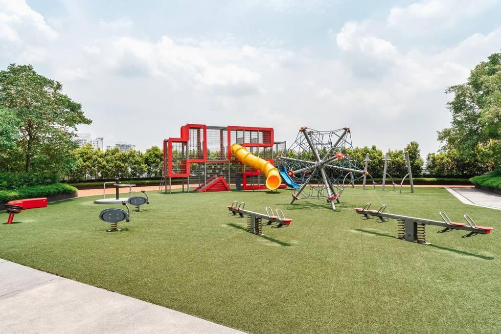 KL East Mall@TheRidge-Netflix-Stylish-MountainView