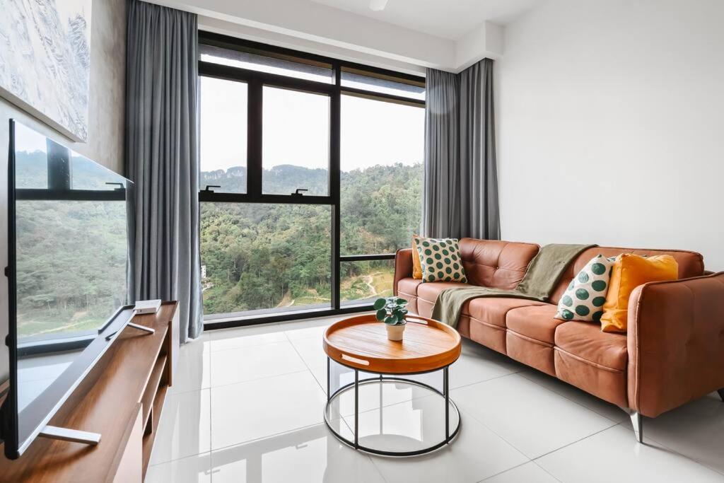 KL East Mall@TheRidge-Netflix-Stylish-MountainView