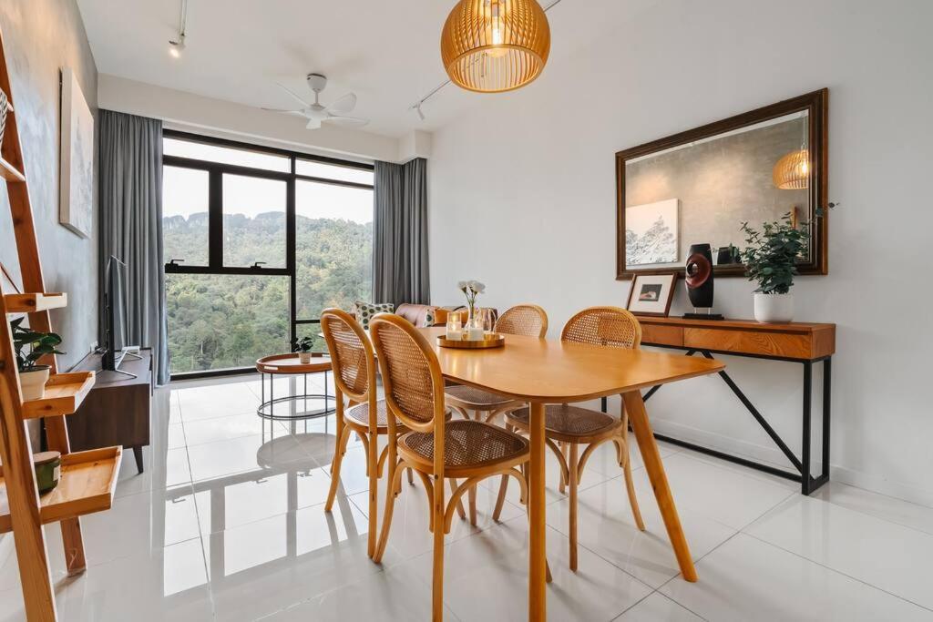 KL East Mall@TheRidge-Netflix-Stylish-MountainView