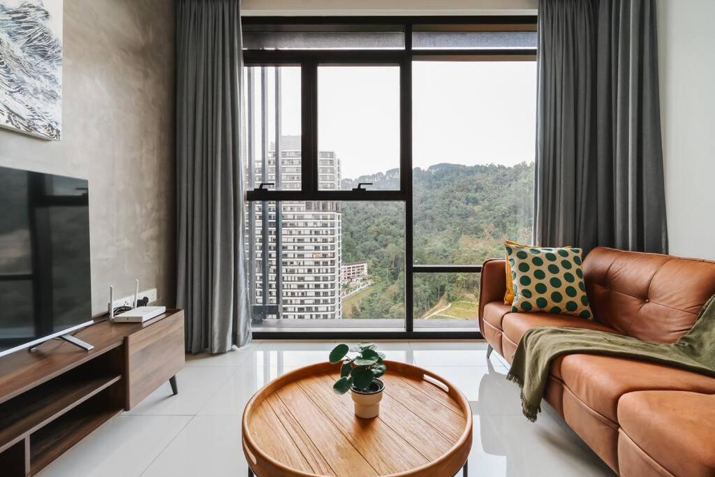KL East Mall@TheRidge-Netflix-Stylish-MountainView