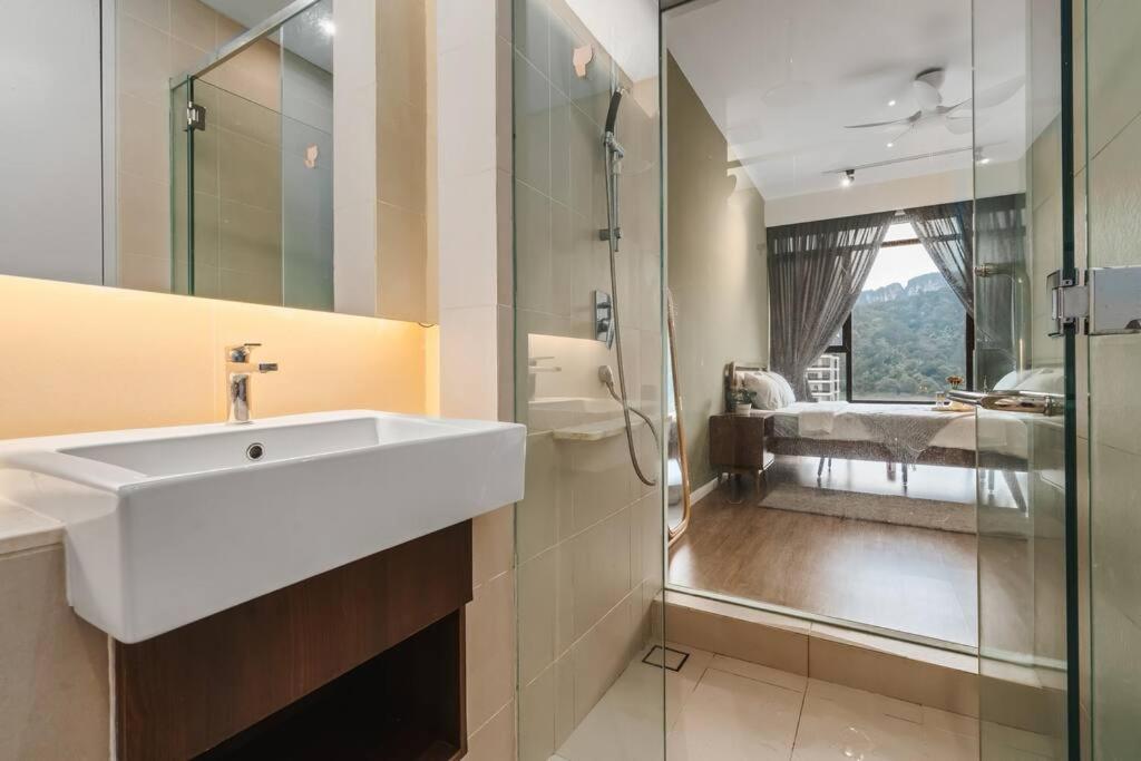 KL East Mall@TheRidge-Netflix-Stylish-MountainView