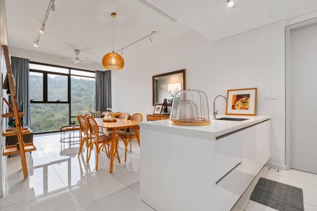KL East Mall@TheRidge-Netflix-Stylish-MountainView