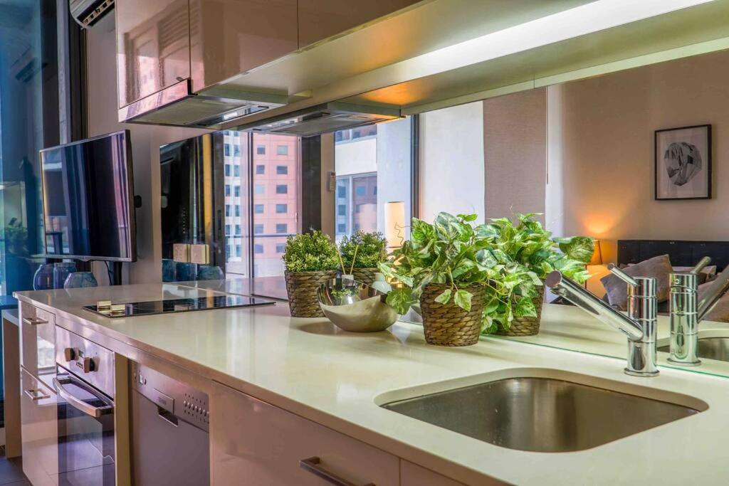 Best location in the CBD; pool, gym, rockclimbing +7 other amenities
