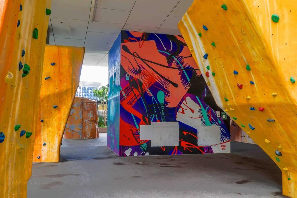 Best location in the CBD; pool, gym, rockclimbing +7 other amenities