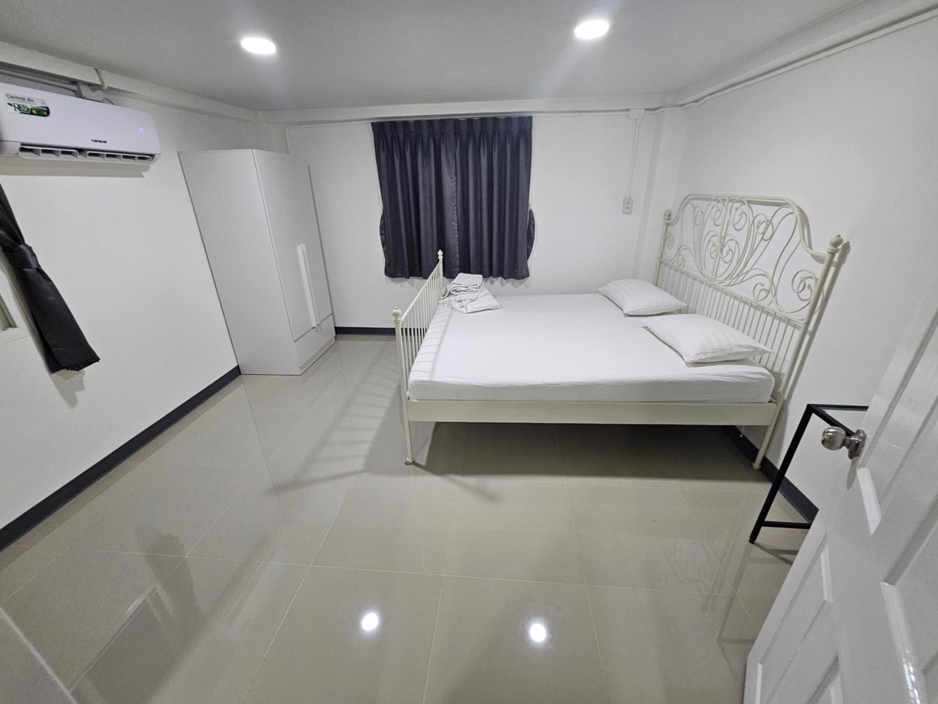 Loft 21 Apartment Romklao