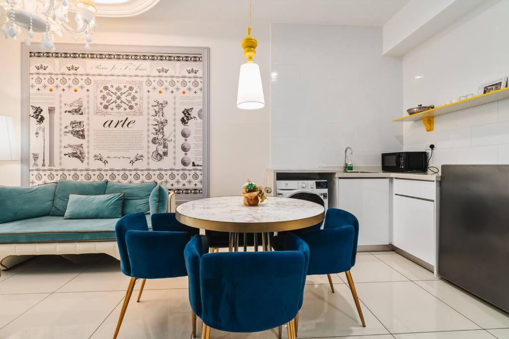 Arte Mont Kiara-Netflix-Luxury-3pax