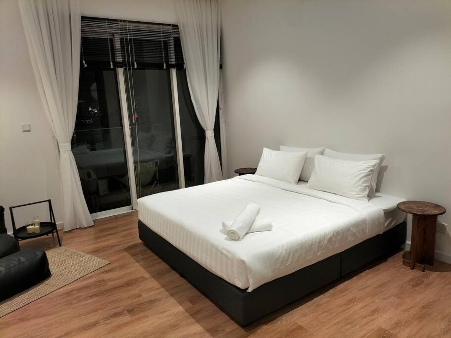 Quill Residence by Cozy Simple Stay