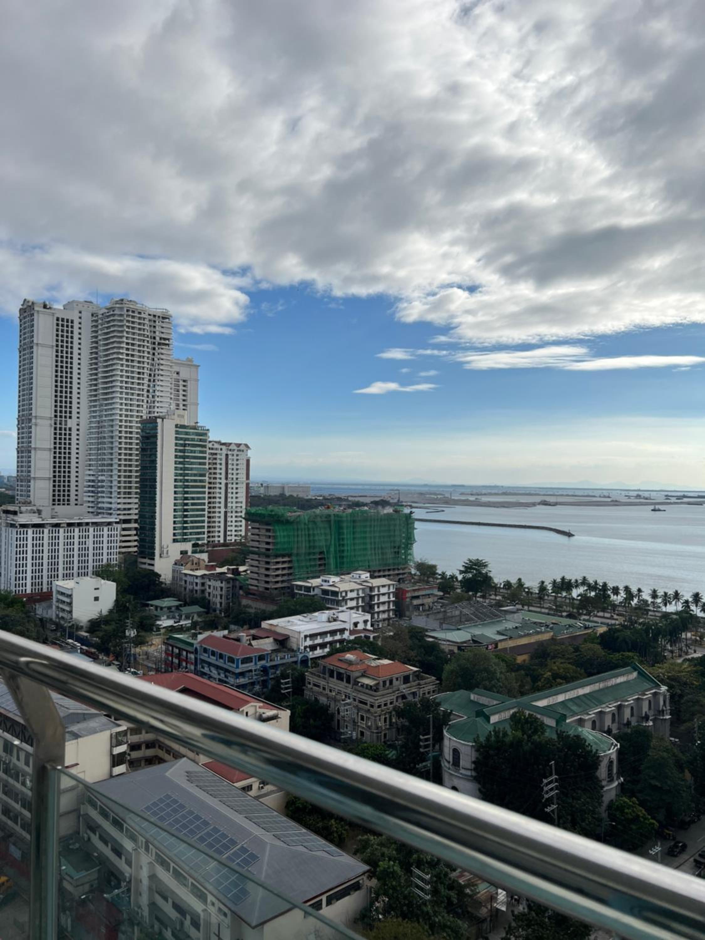 HOYA Aparthotel In Malate view 4