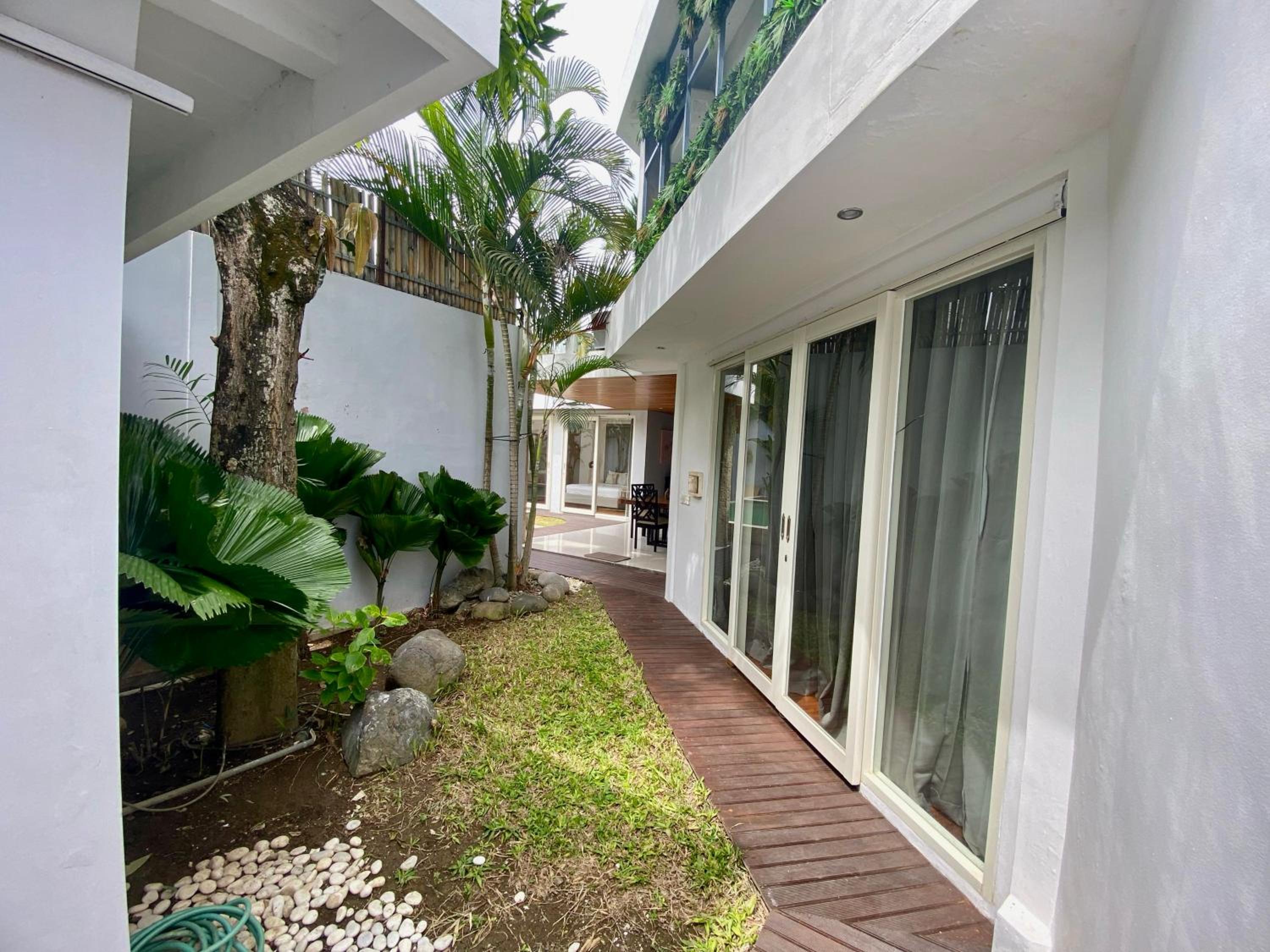 Mila's Villa view 3