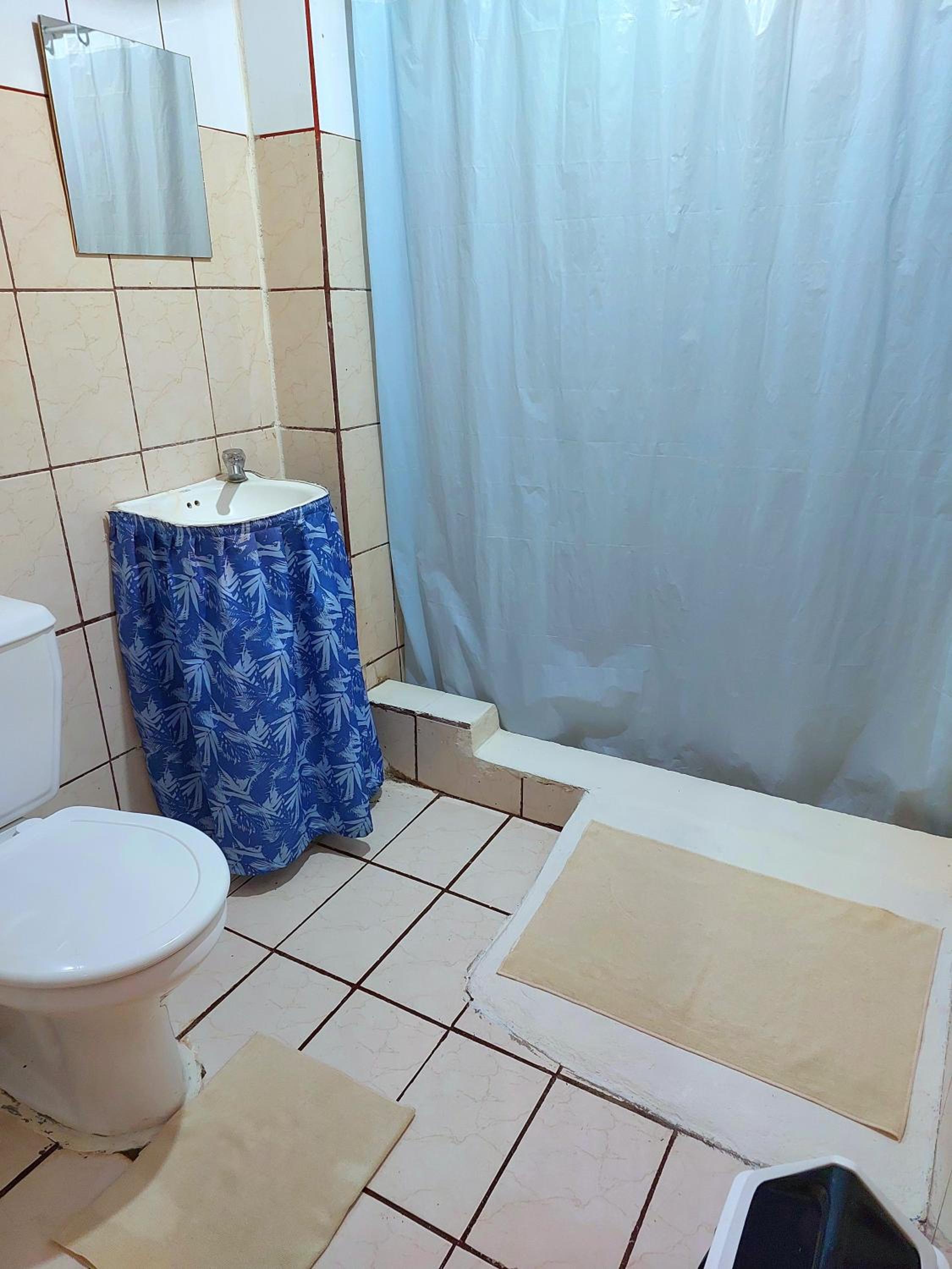 Hostel del Pacífico Habitación con baño privado y aire acondicionado