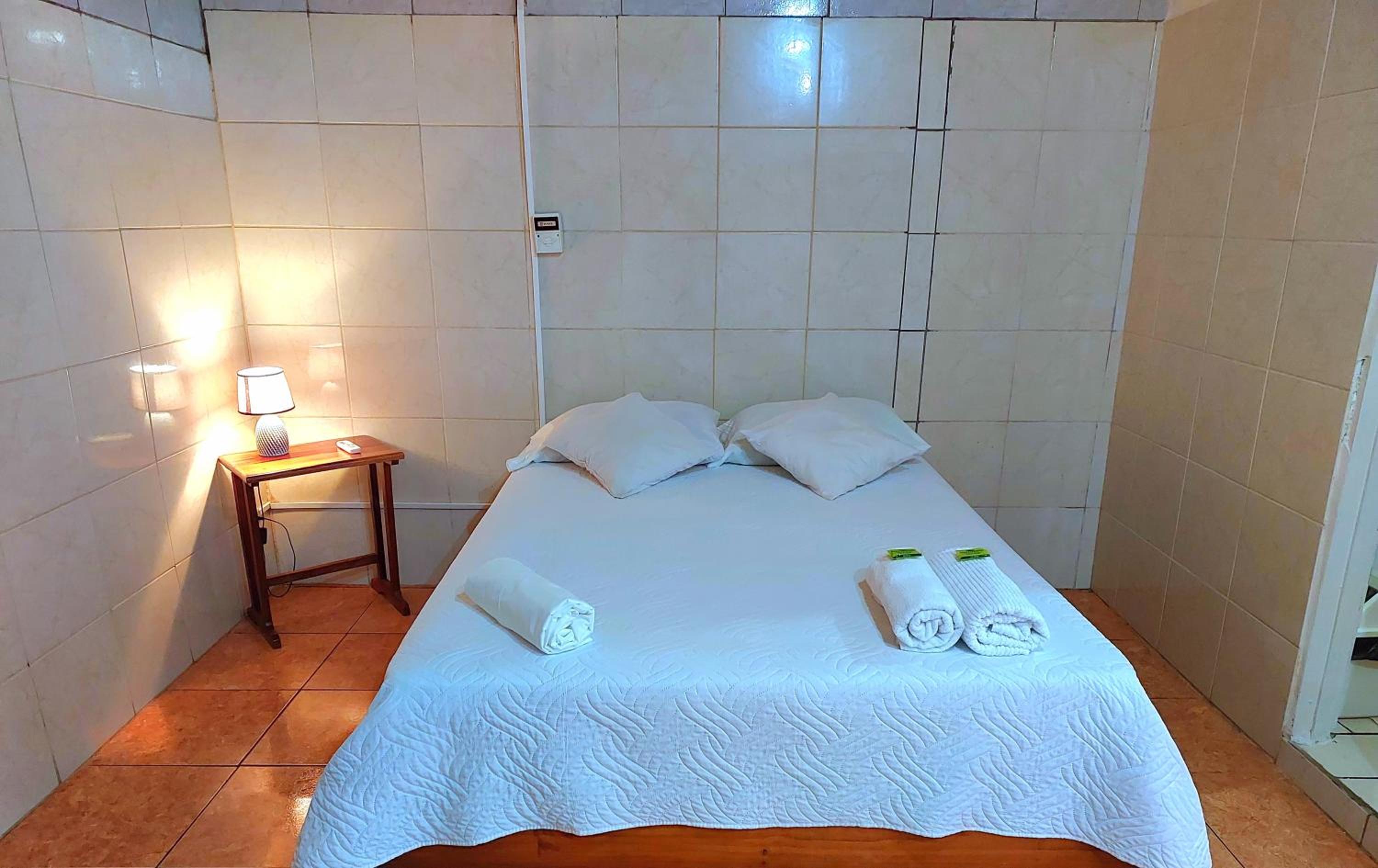 Hostel del Pacífico Habitación con baño privado y aire acondicionado