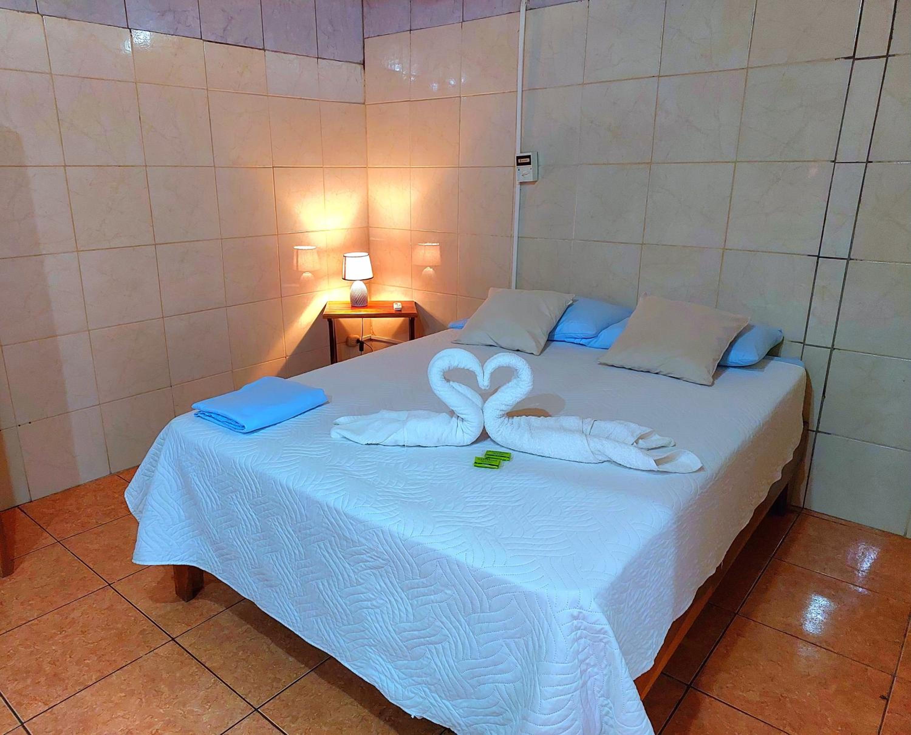 Hostel del Pacífico Habitación con baño privado y aire acondicionado