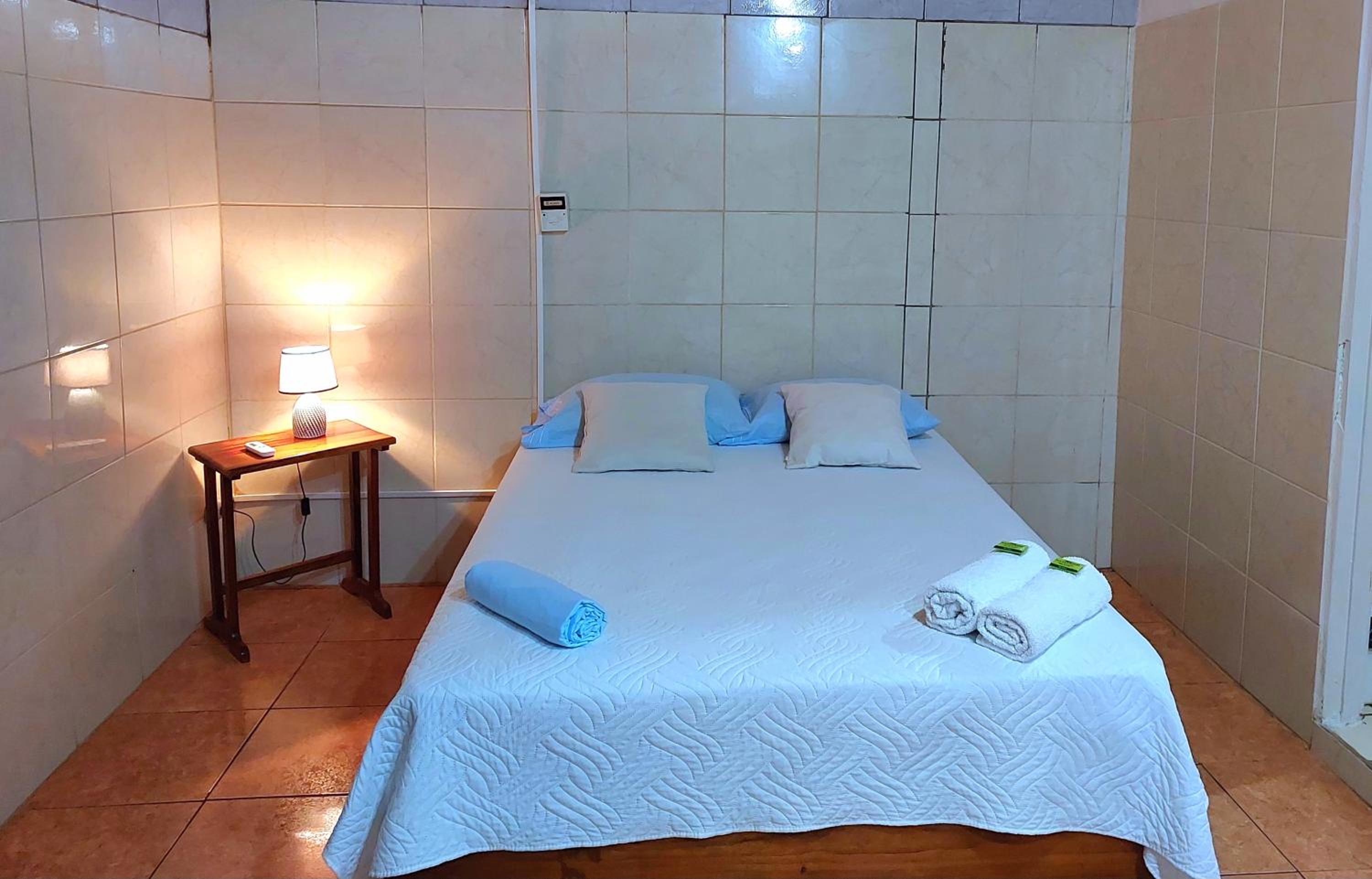 Hostel del Pacífico Habitación con baño privado y aire acondicionado
