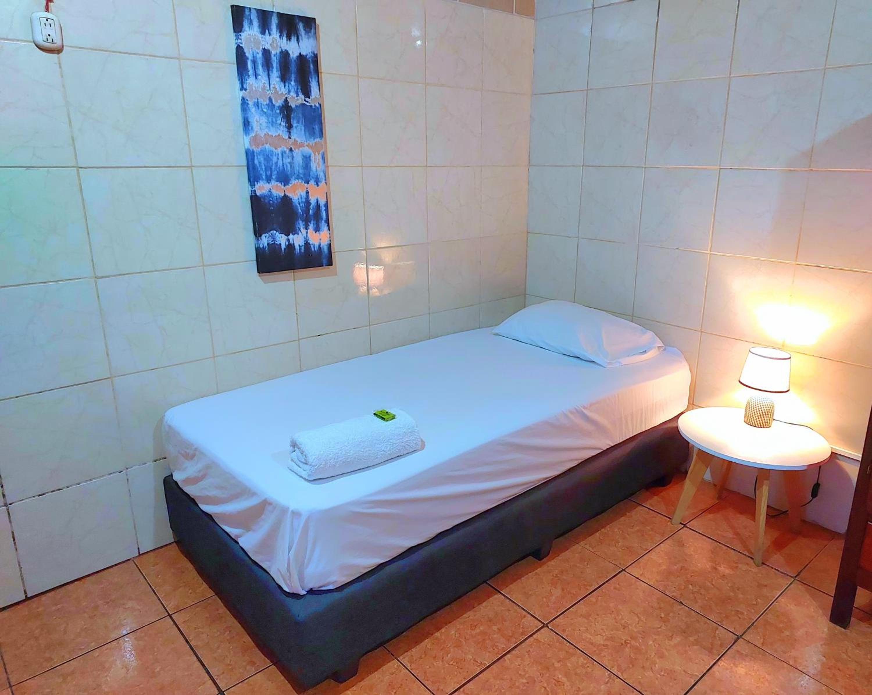 Hostel del Pacífico Habitación con baño privado y aire acondicionado