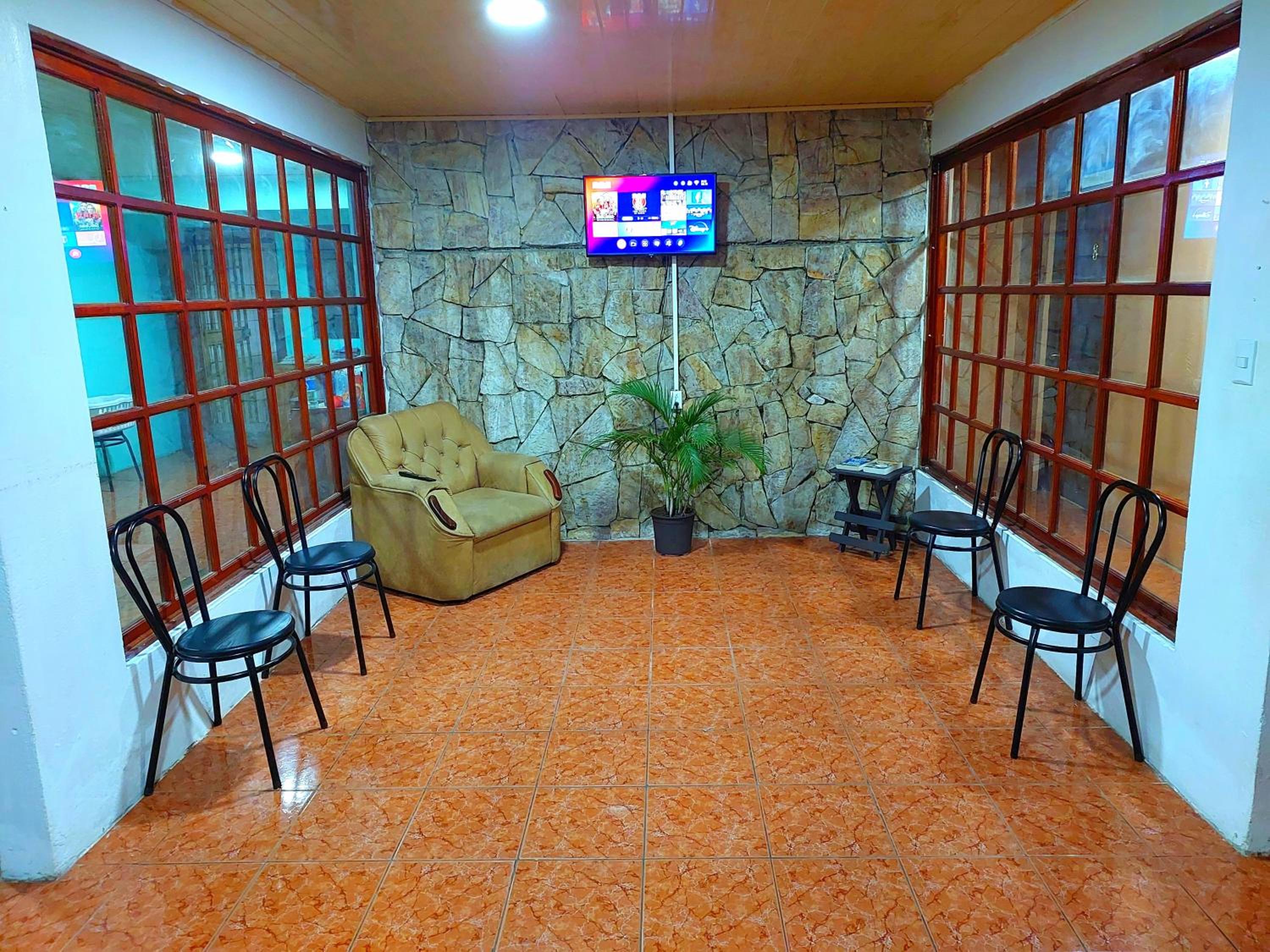 Hostel del Pacífico Habitación con baño privado y aire acondicionado