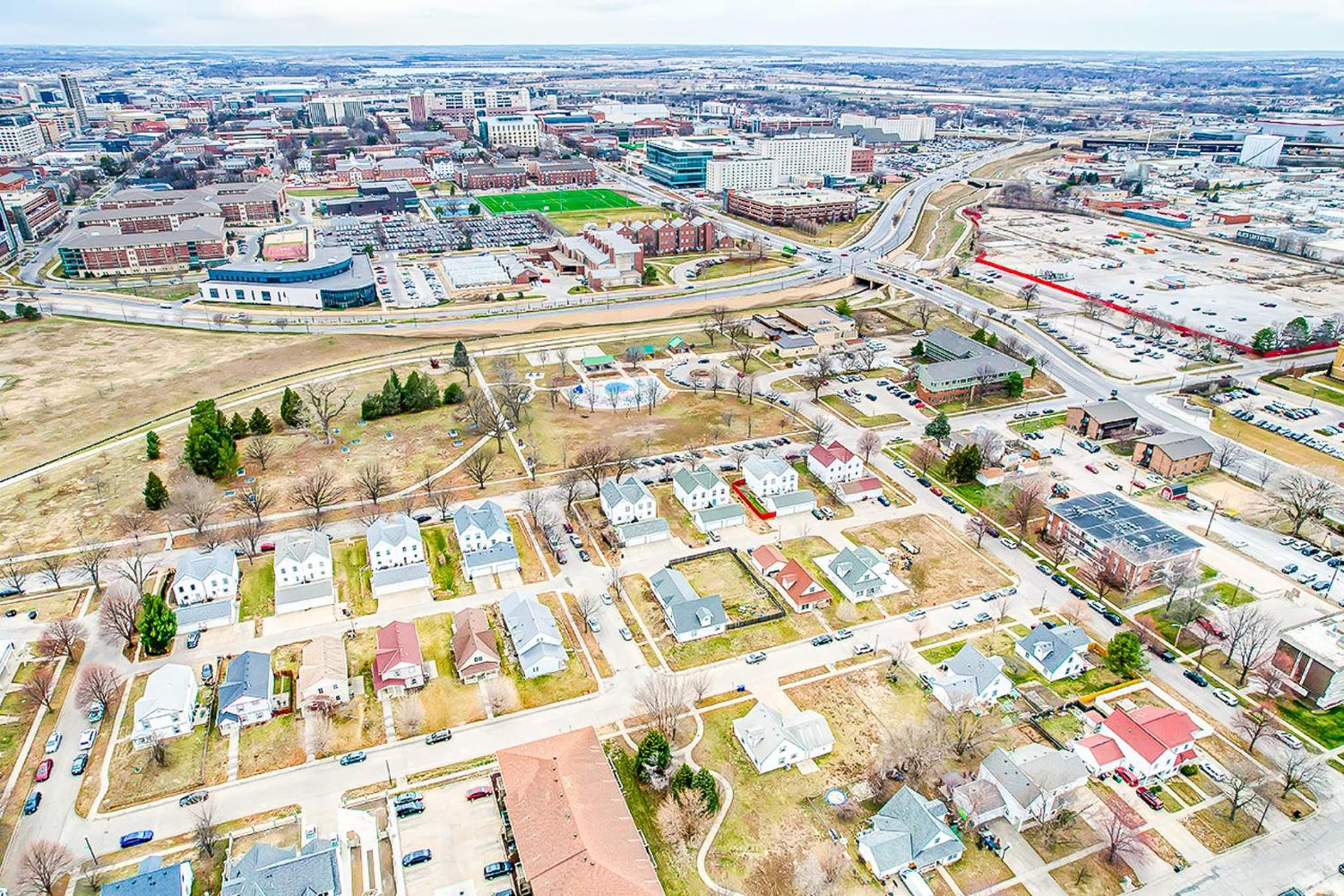 New Husker Listing 4bd 2b 15min walk to Stadium view 4