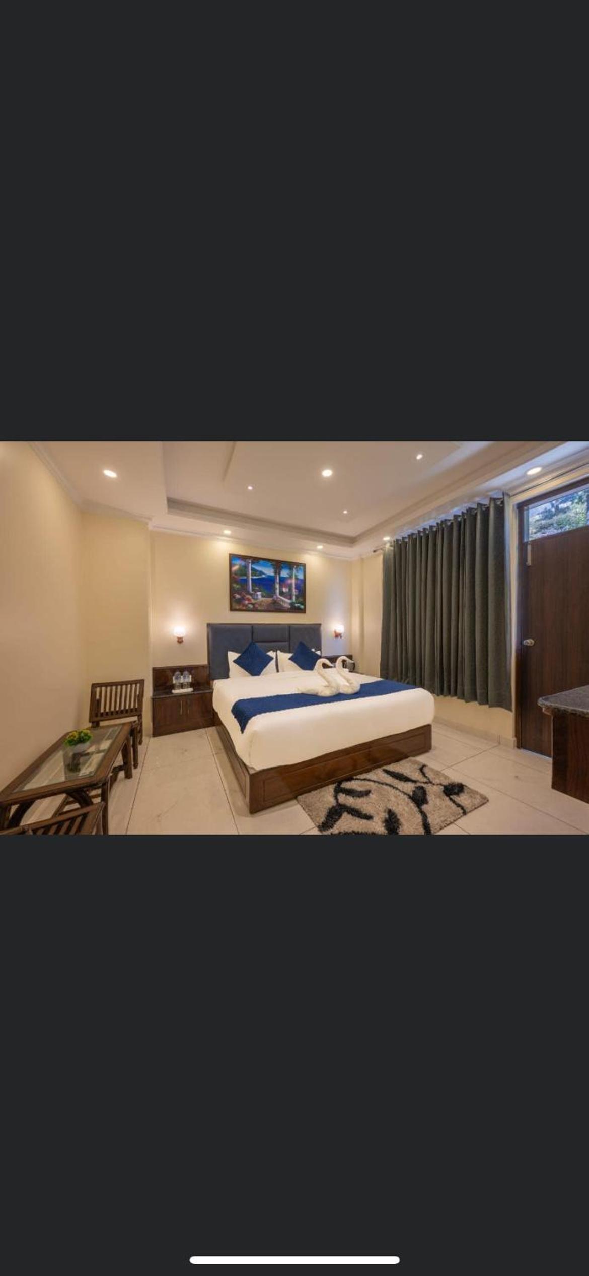 HOTEL RAJMAHAL GREEN