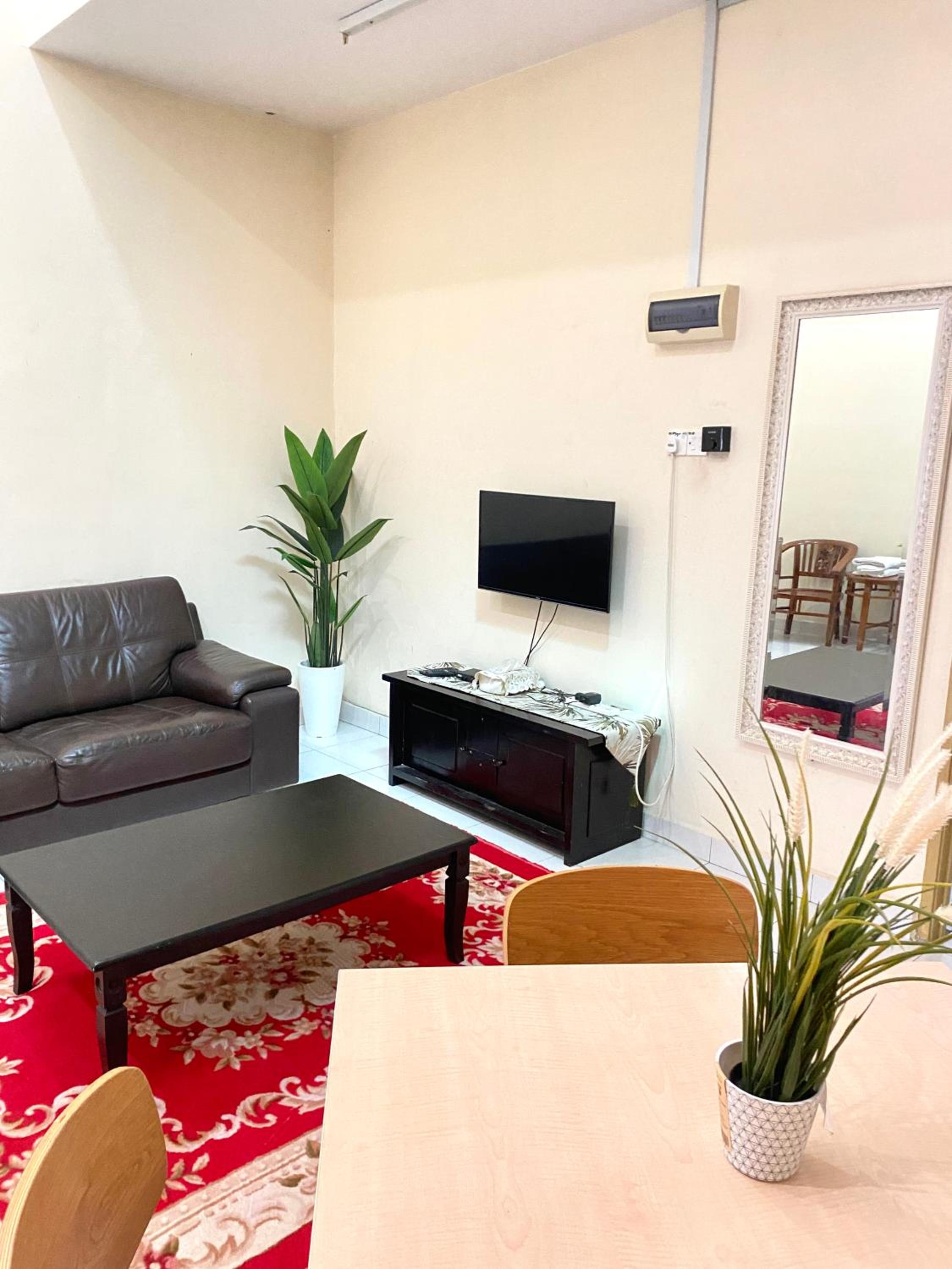 Near Beach and Airport - Ivana Homestay Unit A1 photo 7