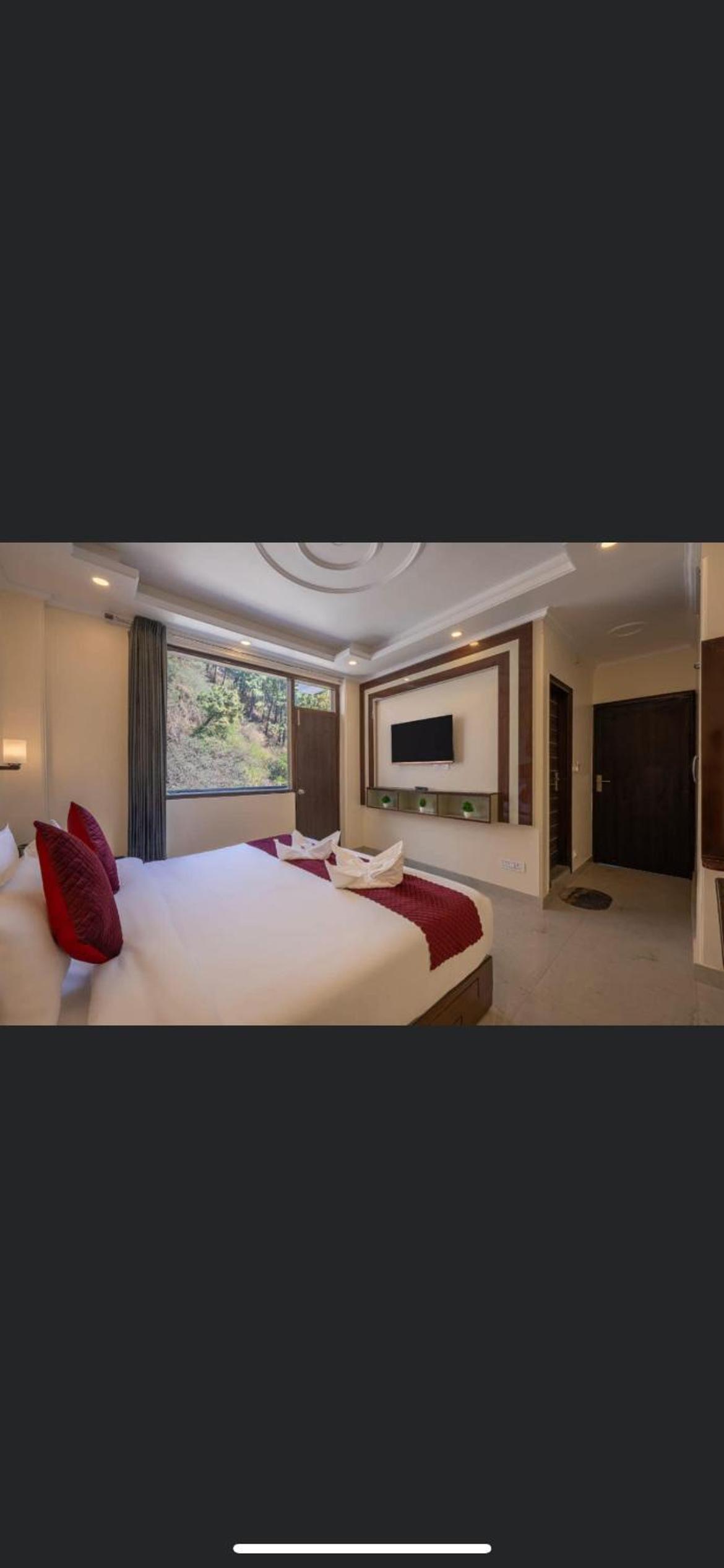 HOTEL RAJMAHAL GREEN