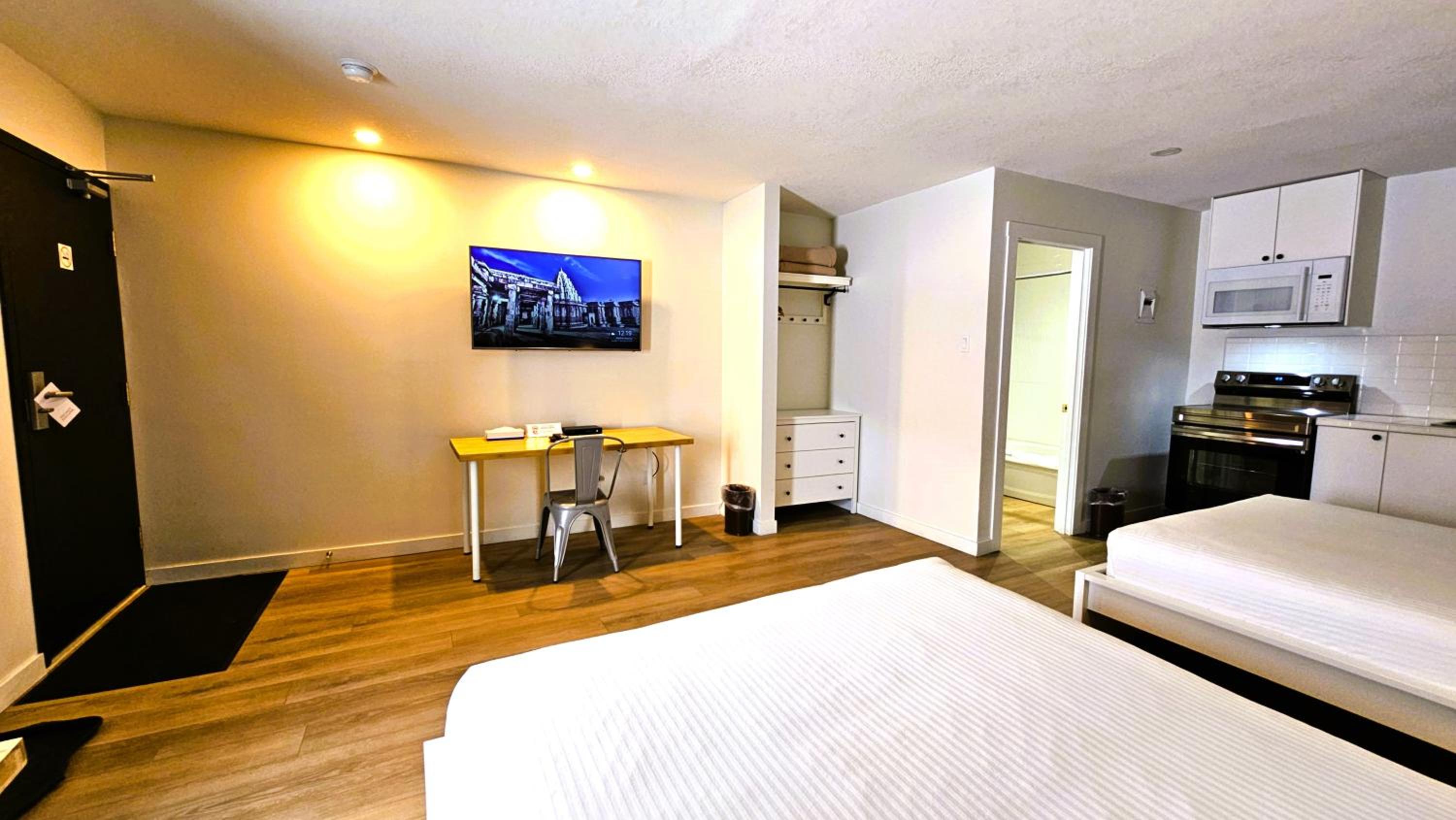 Cloud 9 Inn