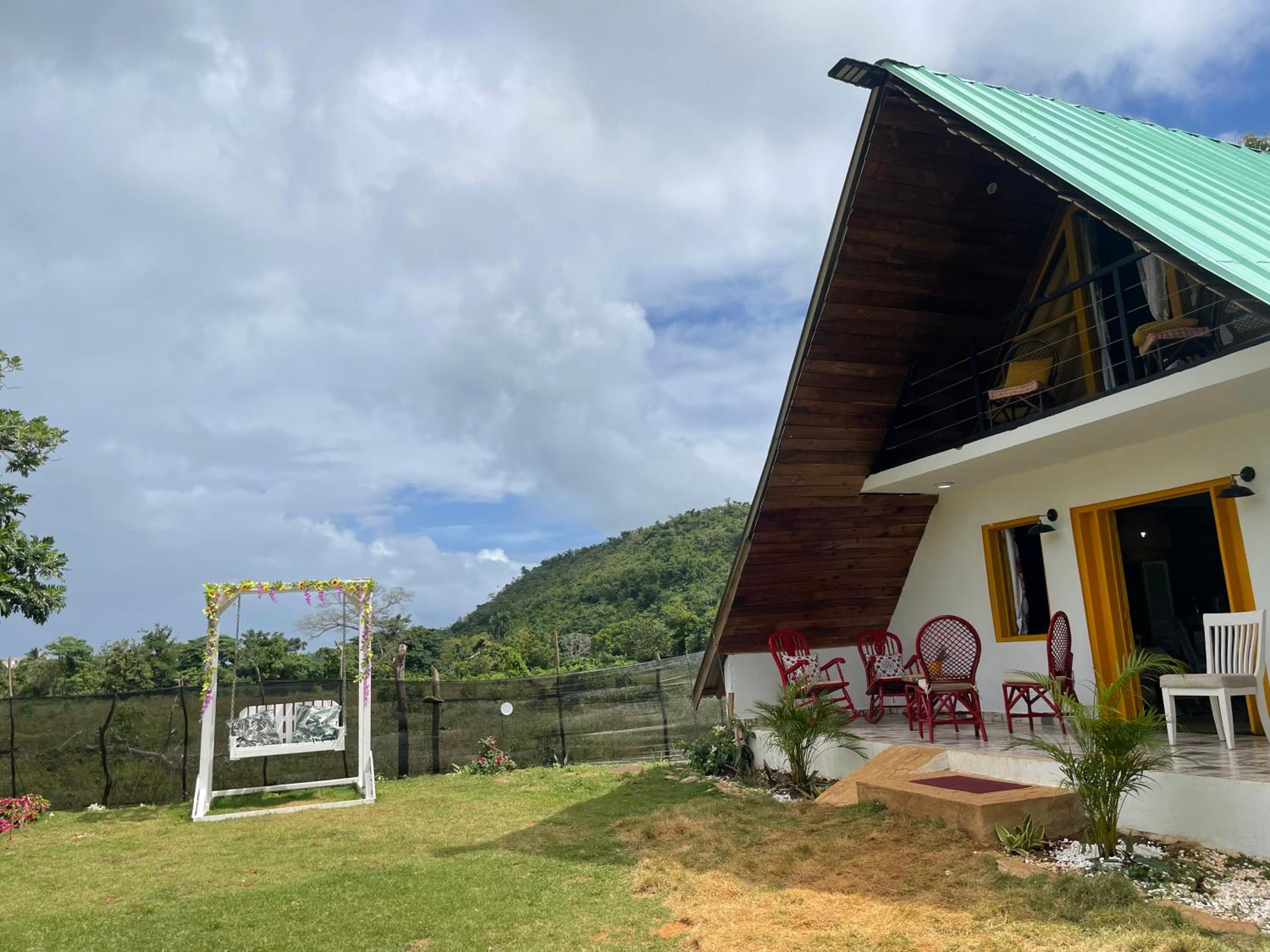 Dreamvilles Ecovillage Eco Villas with Jacuzzi near Beaches