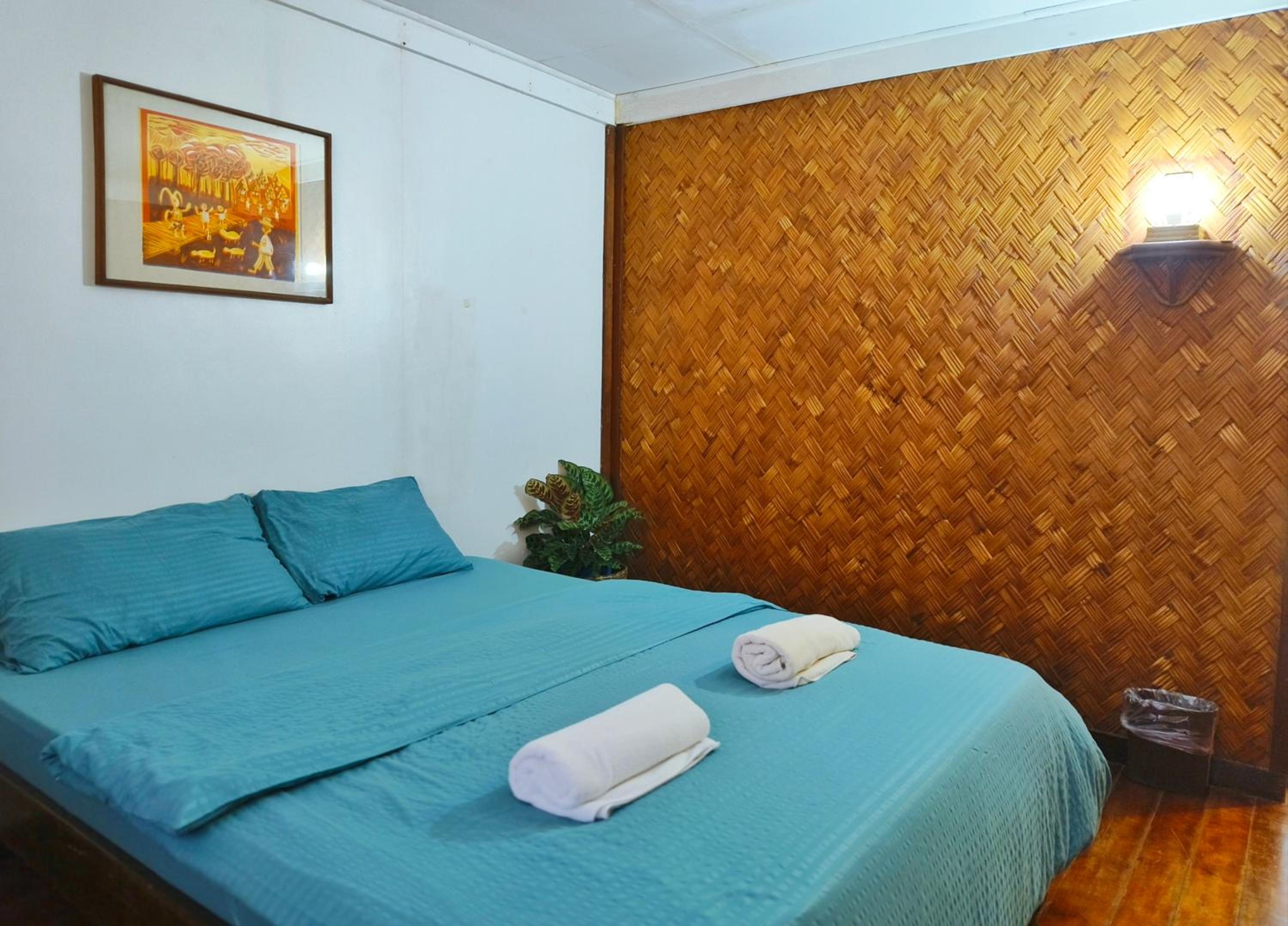 Lokal Hut Bed and Breakfast view 3