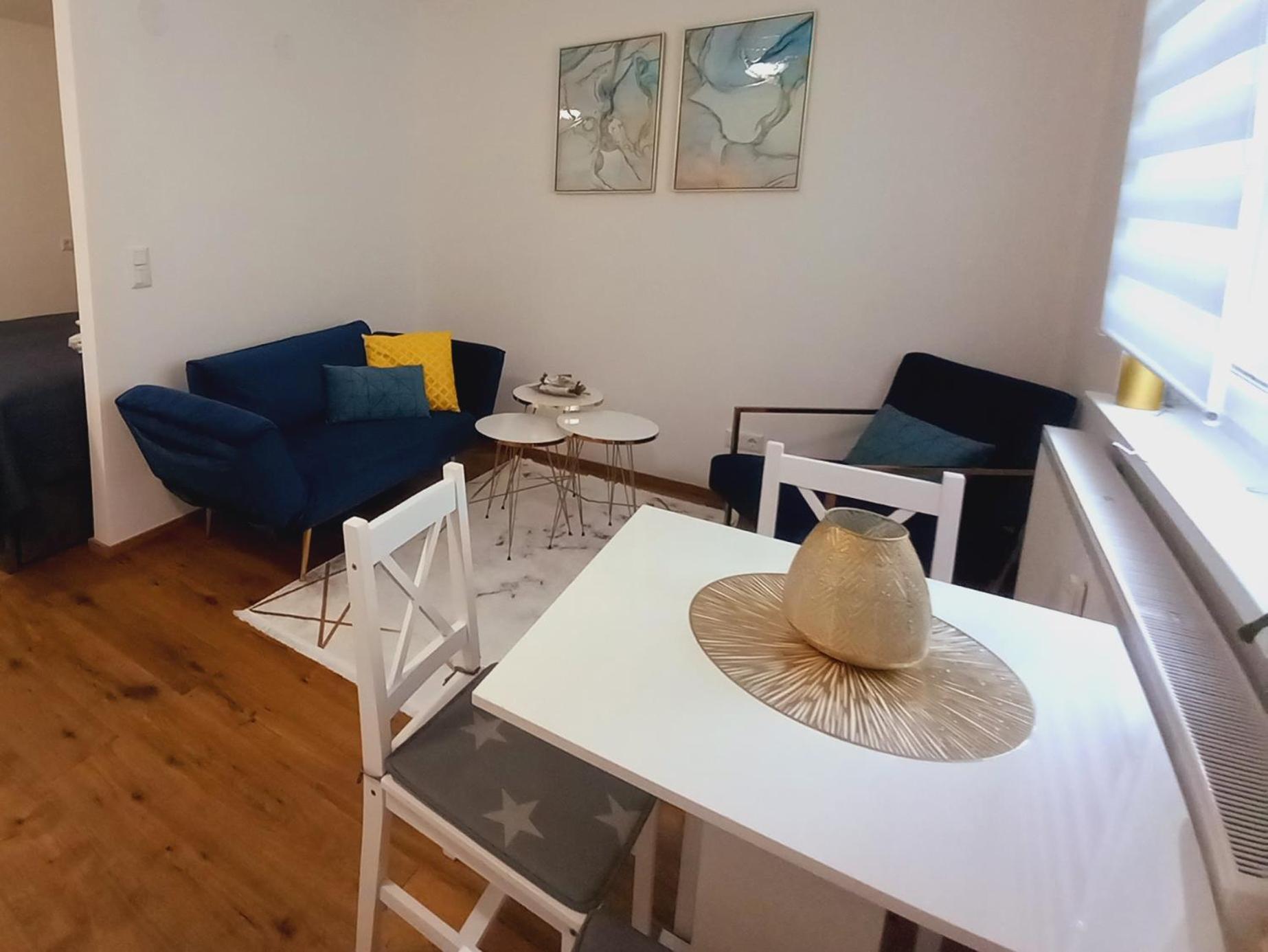 Lauro Apartment