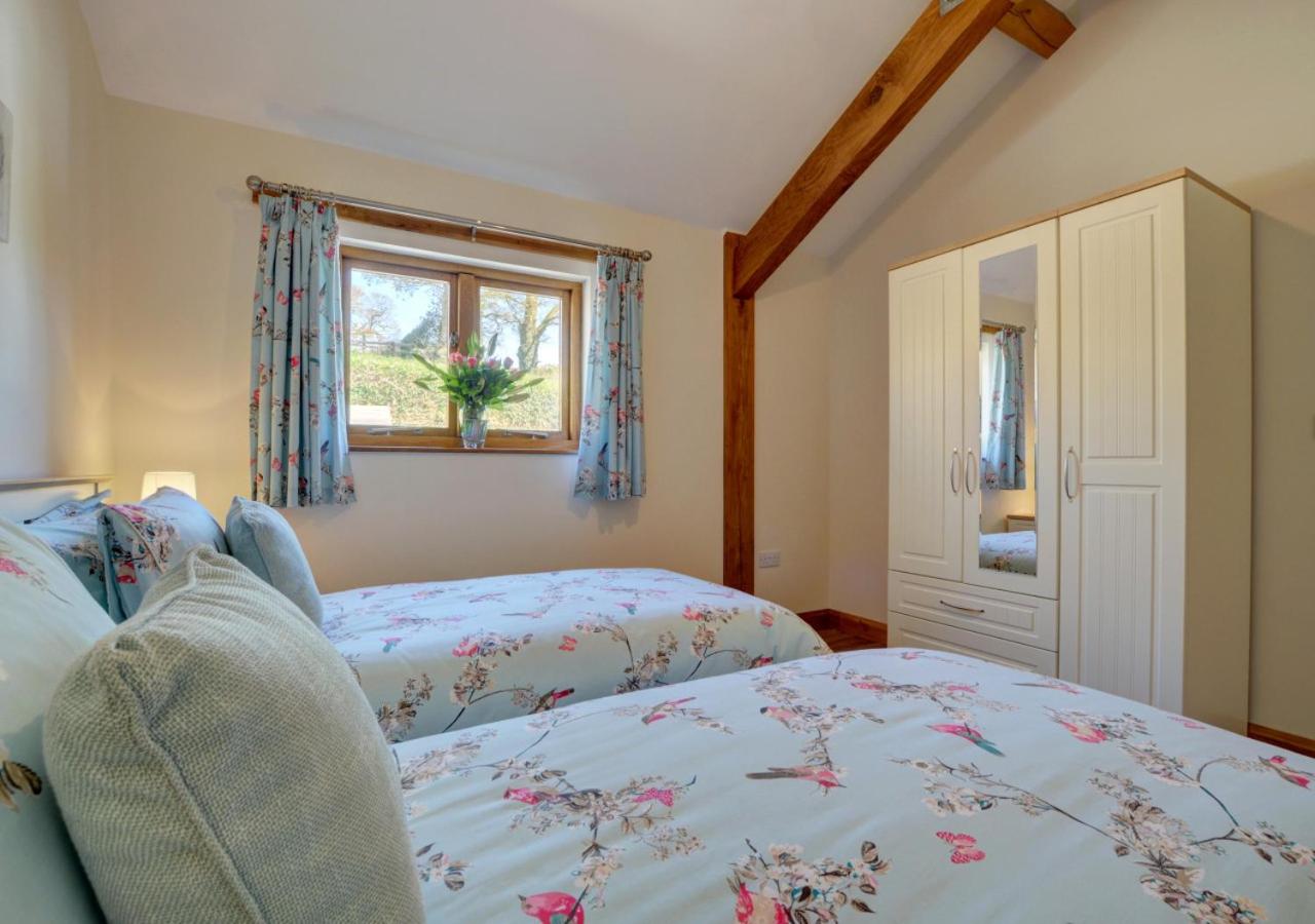 2 Bed in Landkey oc-cartl view 2