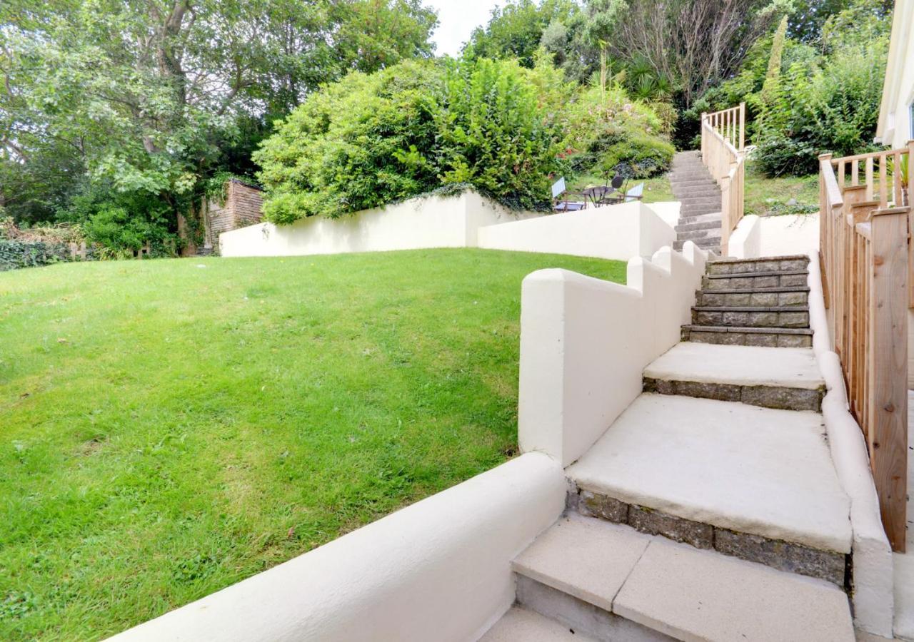 4 Bed in Ilfracombe oc-autumn