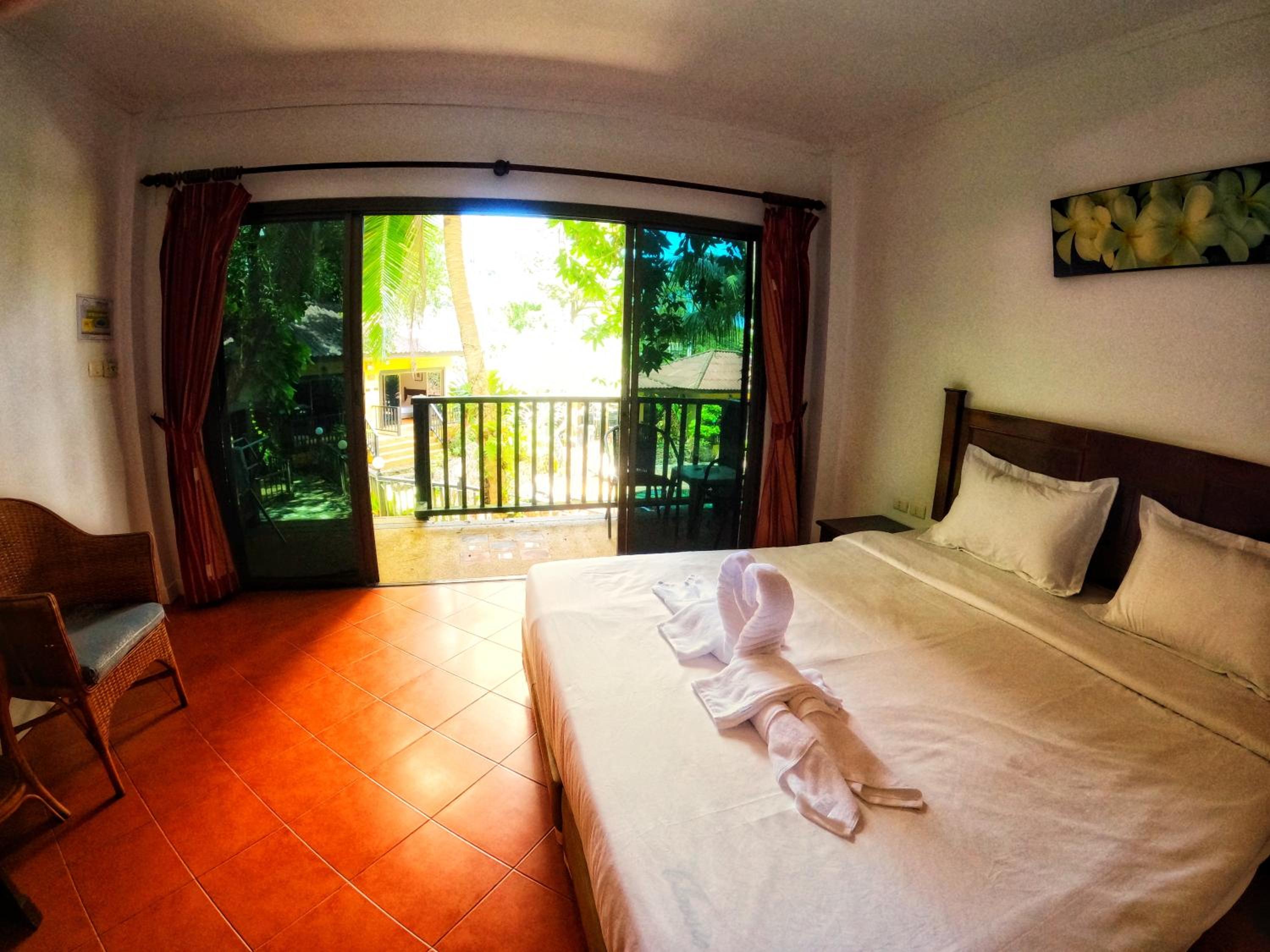 patong beautiful pool villa