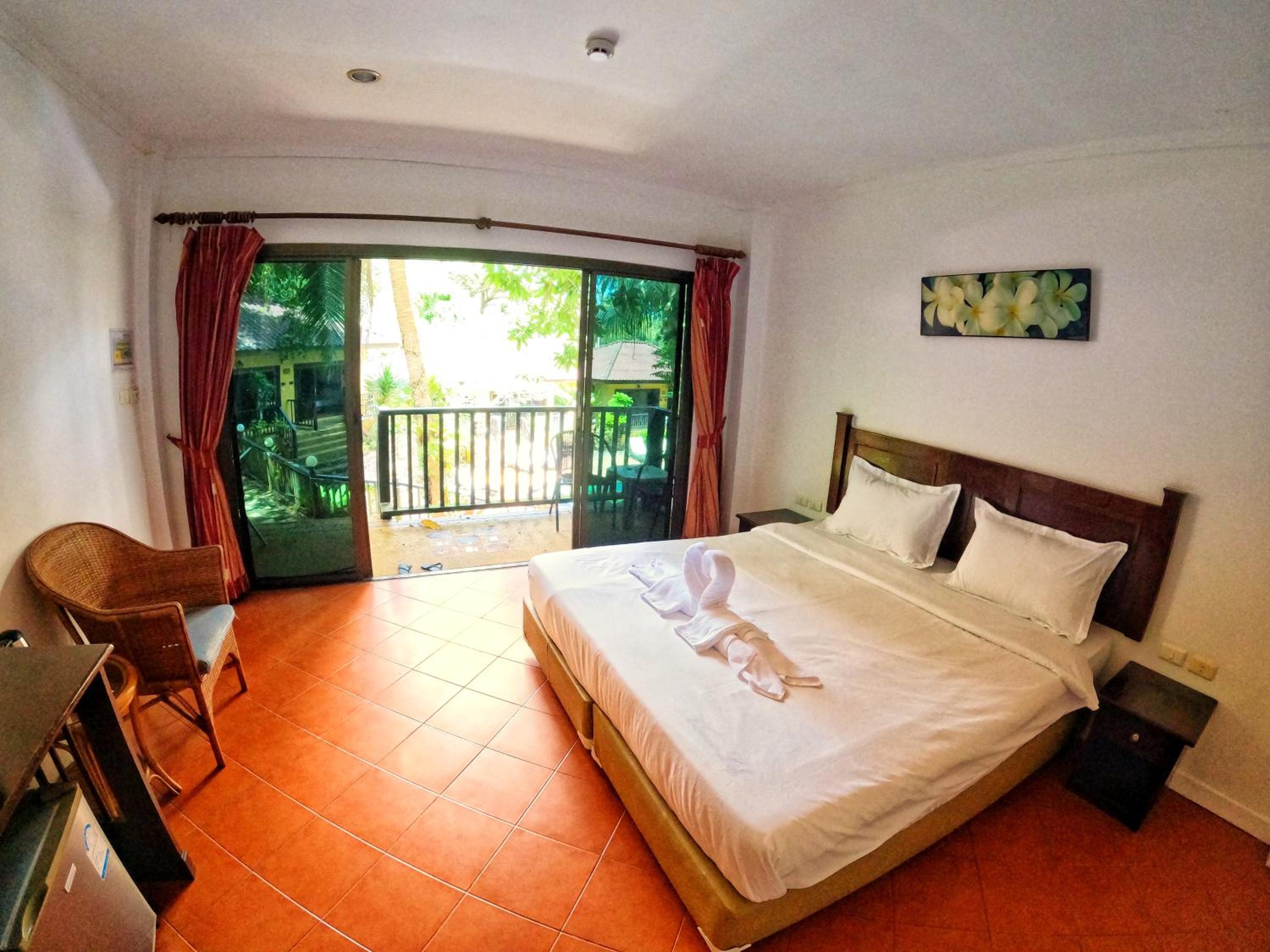 patong beautiful pool villa