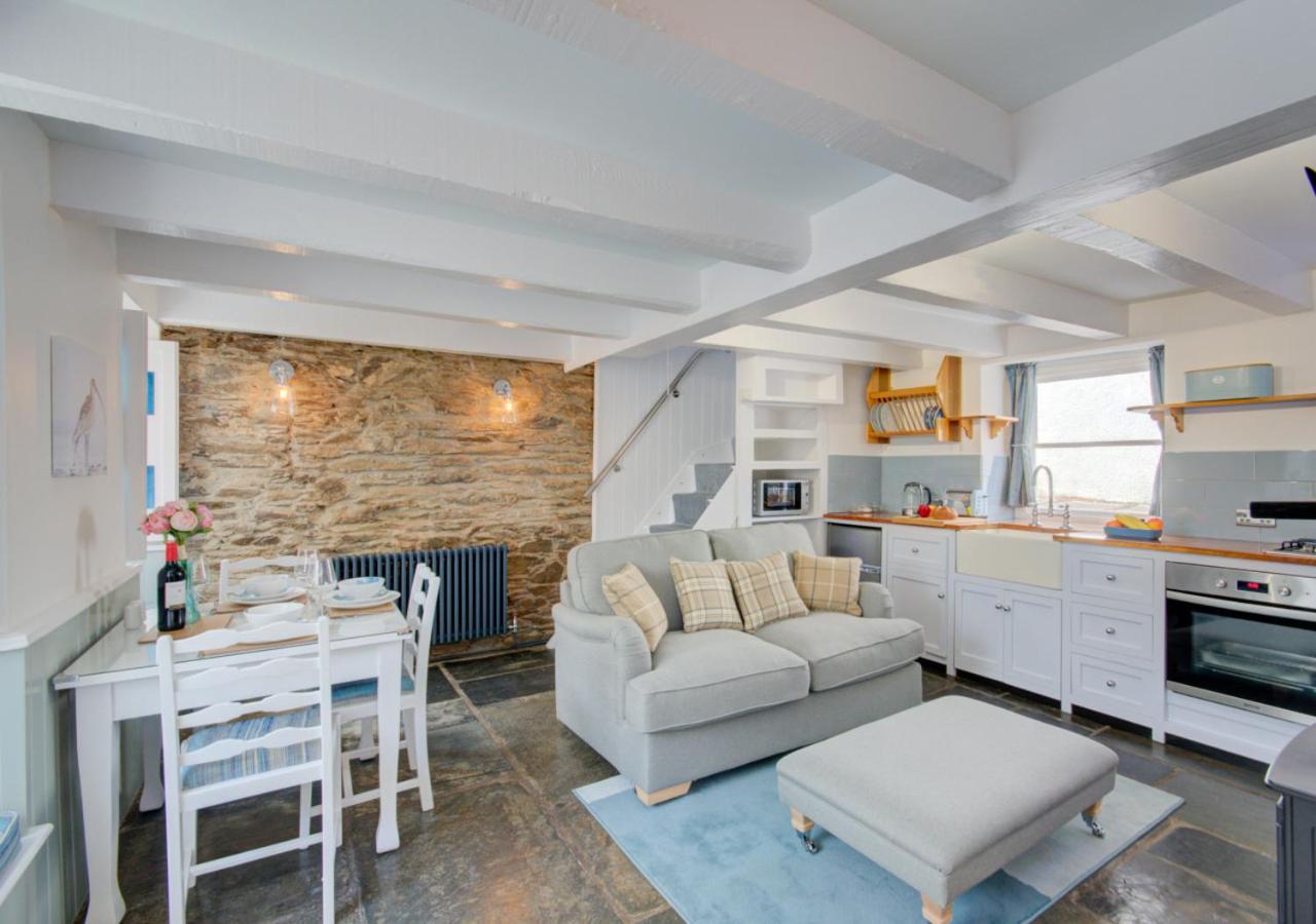 2 Bed in West Looe oc-l30054