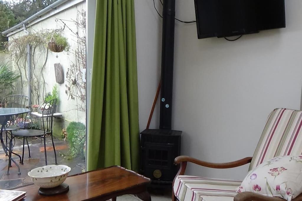 The Weaver's Cottage view 5